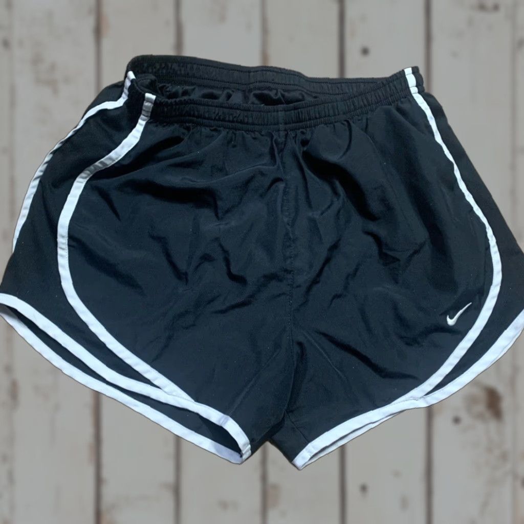 Nike Nike Shorts Women S Black Athletic Regular Small Size 28" / US 6 / IT 42 - 1 Thumbnail