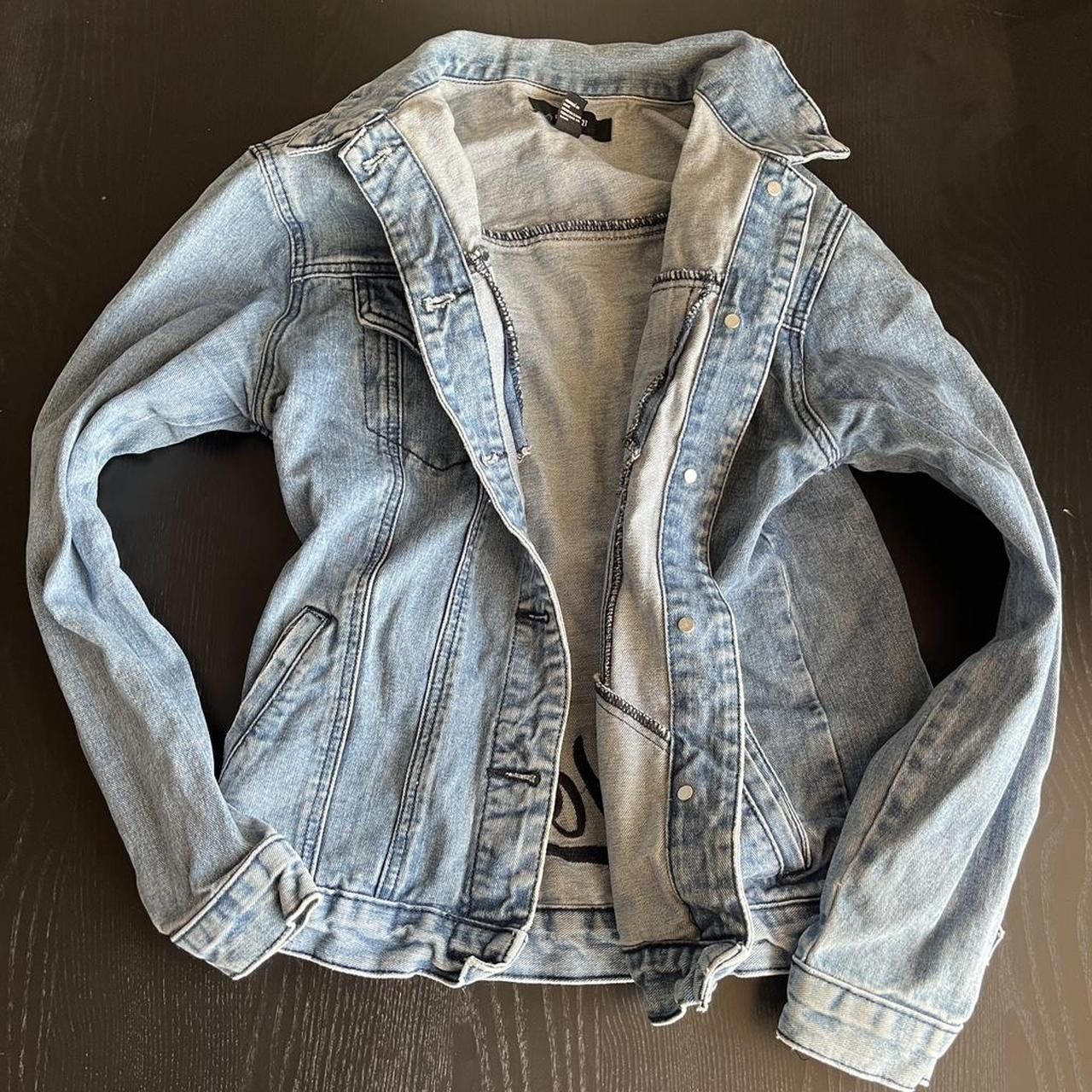 Forever 21 Fashionable and versatile cute button up blue denim jacket Size S / US 4 / IT 40 - 2 Thumbnail