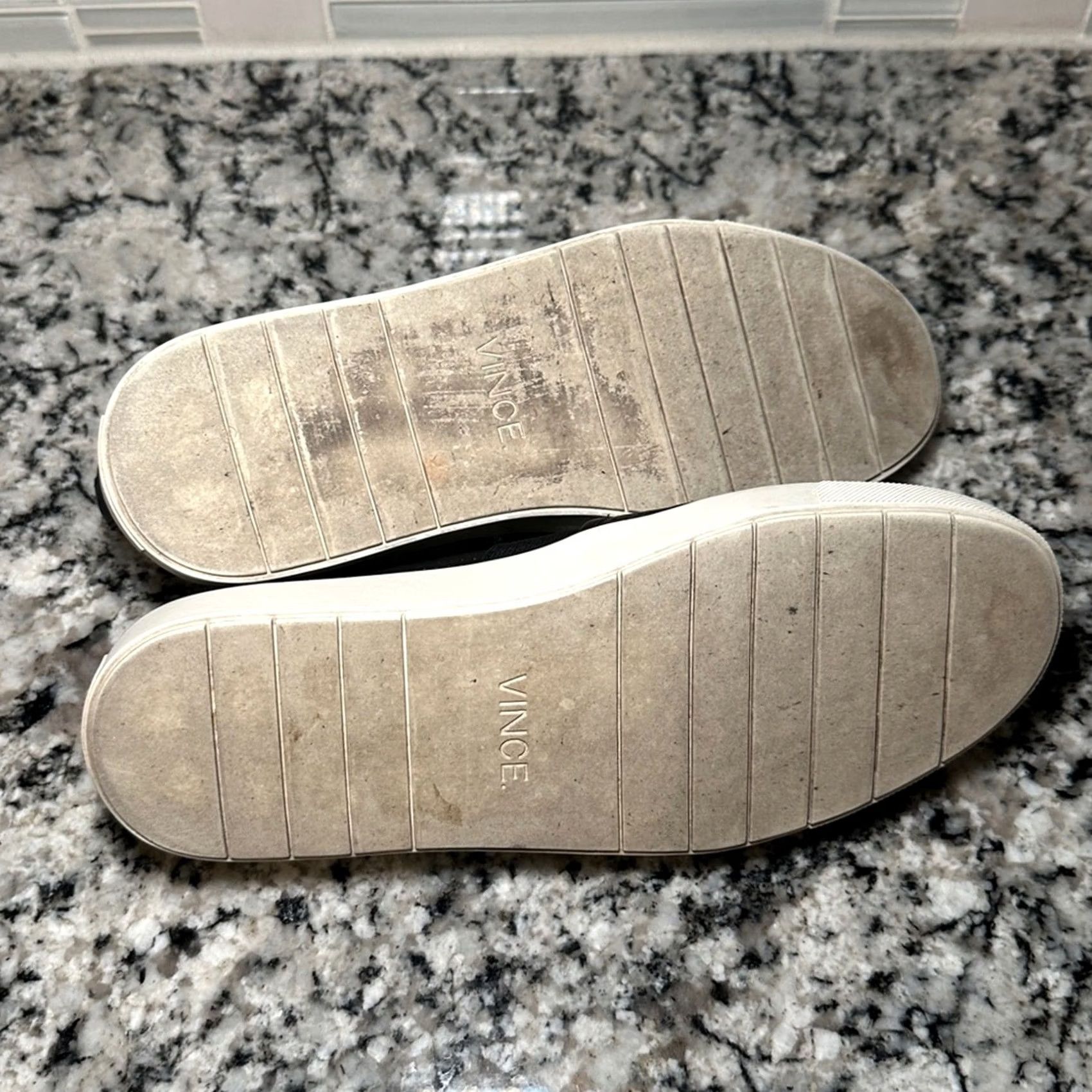 Vince Vince Slip On Sneakers 7 Women Black Mens? No - Women US 7 Slip On Shoes Vince Black 7 Women Size US 7 / IT 37 - 5 Thumbnail