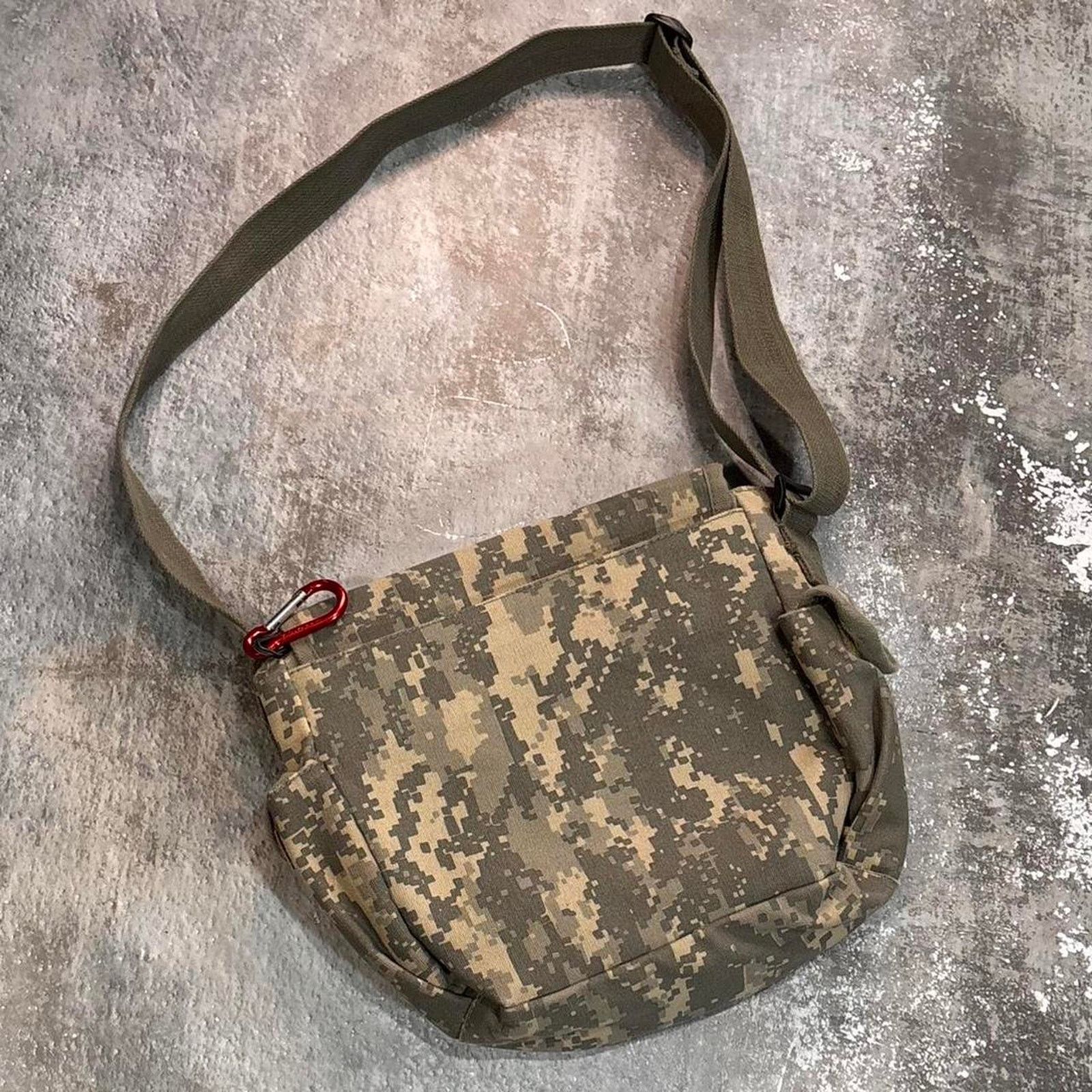 Vintage Vintage US Military Digital Camo Side Bag! Y2K Crossbody Size ONE SIZE - 2 Thumbnail