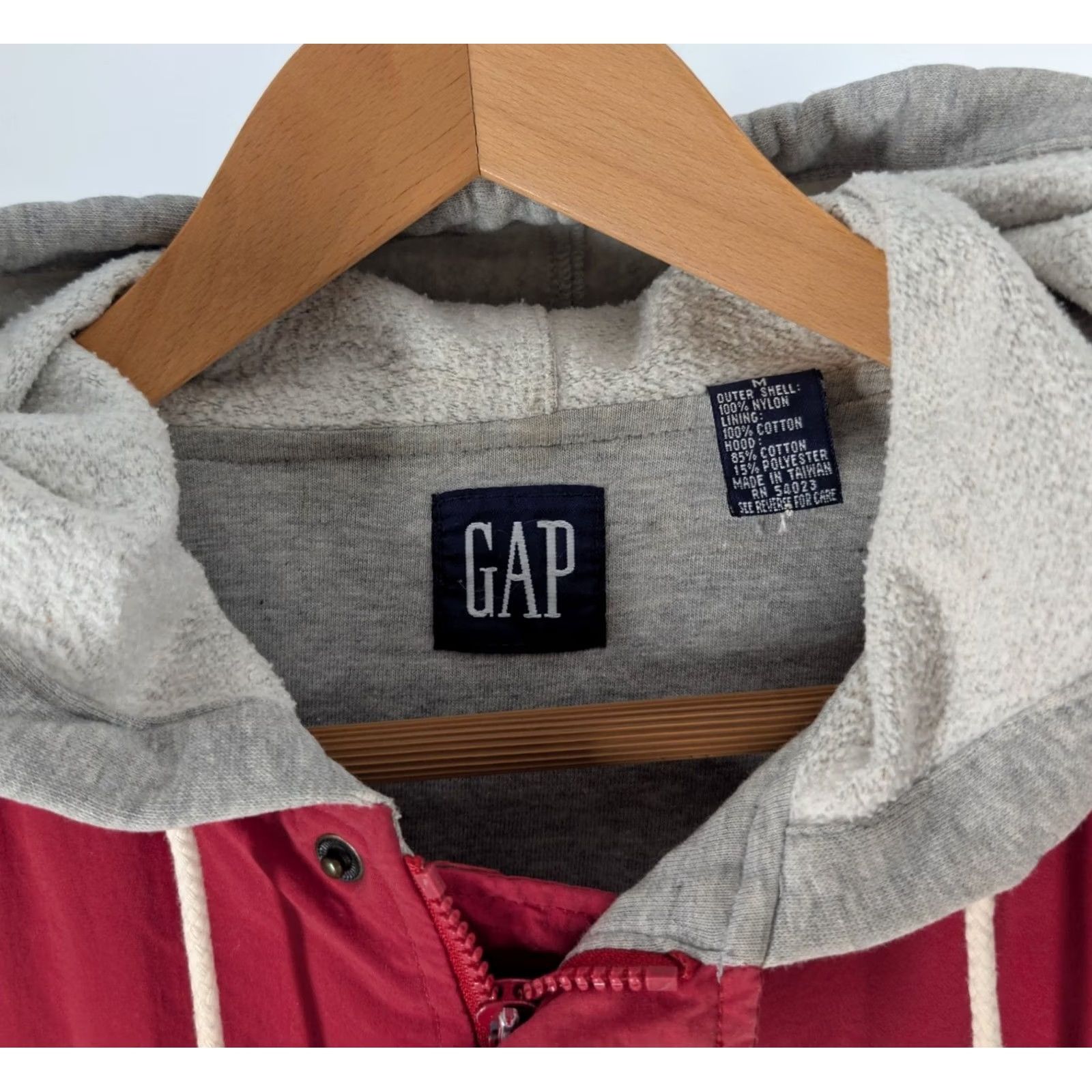 Gap VINTAGE Gap Bomber Jacket Hooded Nylon Lined 90s M Taiwan Red Jersey Cotton 25.5" Mid-Length Mens Size US M / EU 48-50 / 2 - 5 Thumbnail