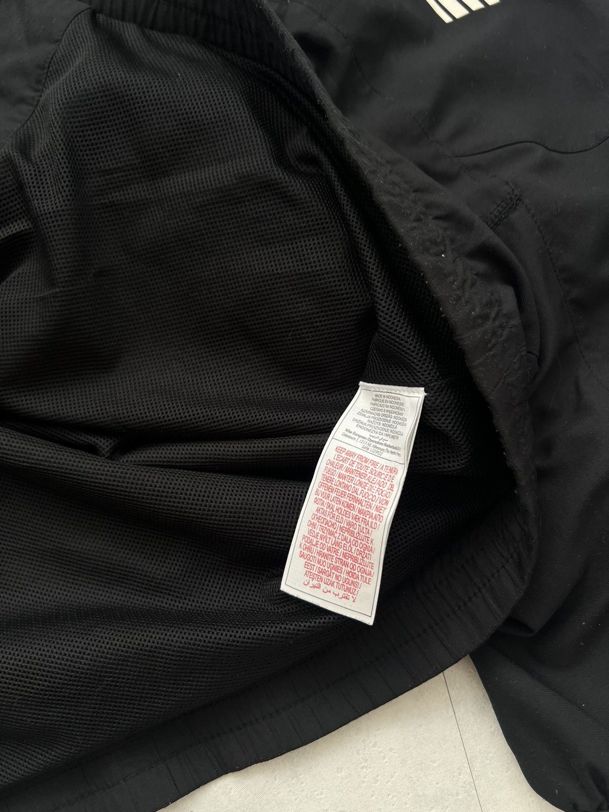 Nike 00's NIKE AIR BIG SLEEVE SPELLOUT LOGO SWOOSH JACKET Size US XL / EU 56 / 4 - 6 Thumbnail