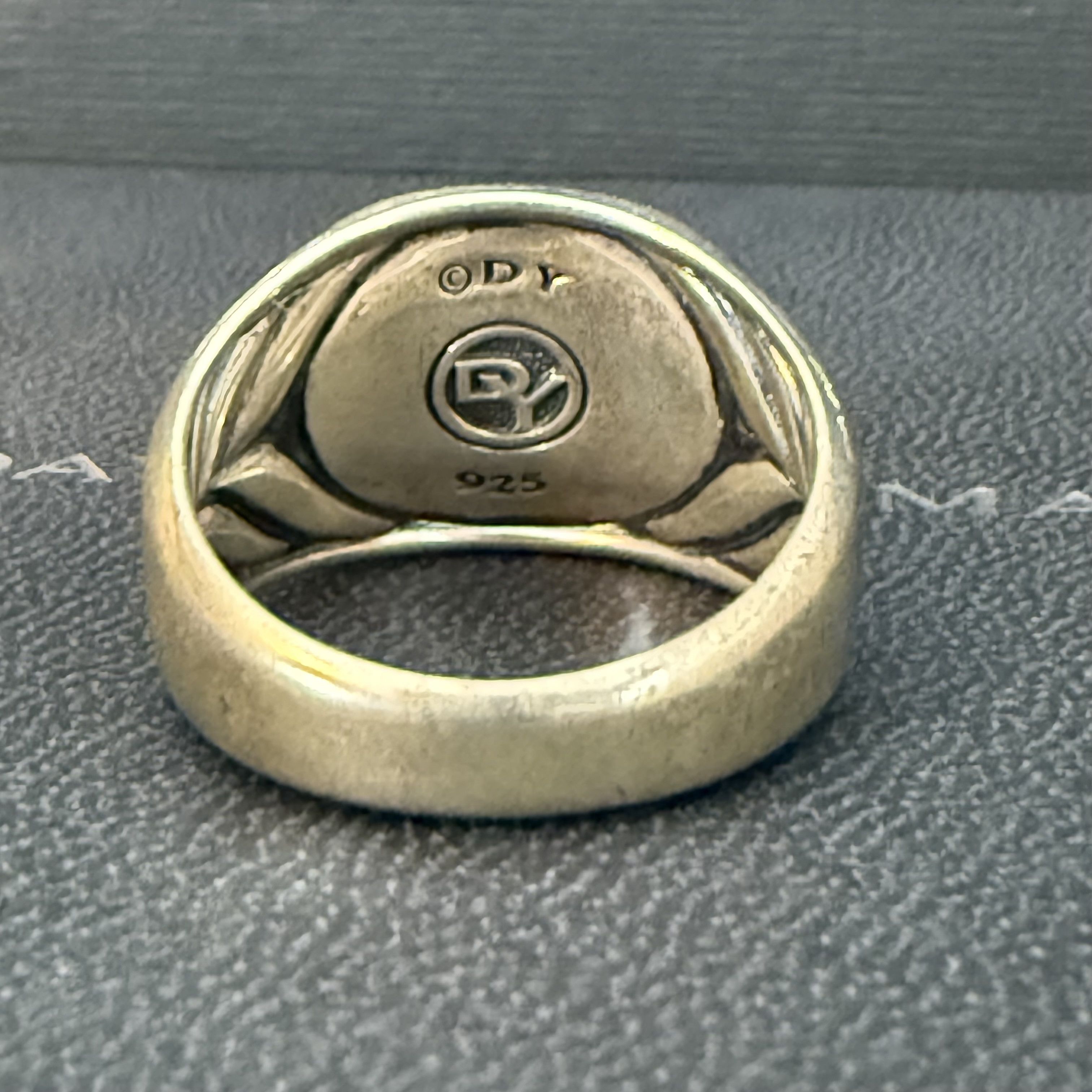 David Yurman David yurman signet ring size 9 Size ONE SIZE - 3 Thumbnail