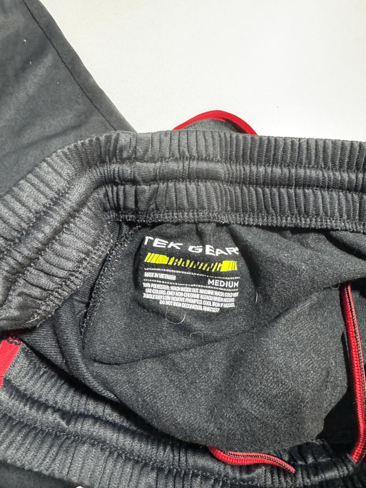 Tek Gear Tek Gear Men's Active Sports Trousers with Red Side Stripes Size US 32 / EU 48 - 3 Thumbnail