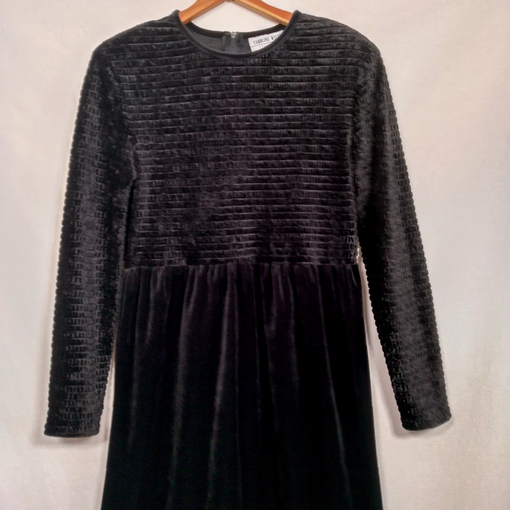 Velour Vintage Caroline Wells Dress Size 8 Black Velour Smocked Top Long Sleeves Midi Size M / US 6-8 / IT 42-44 - 7 Thumbnail