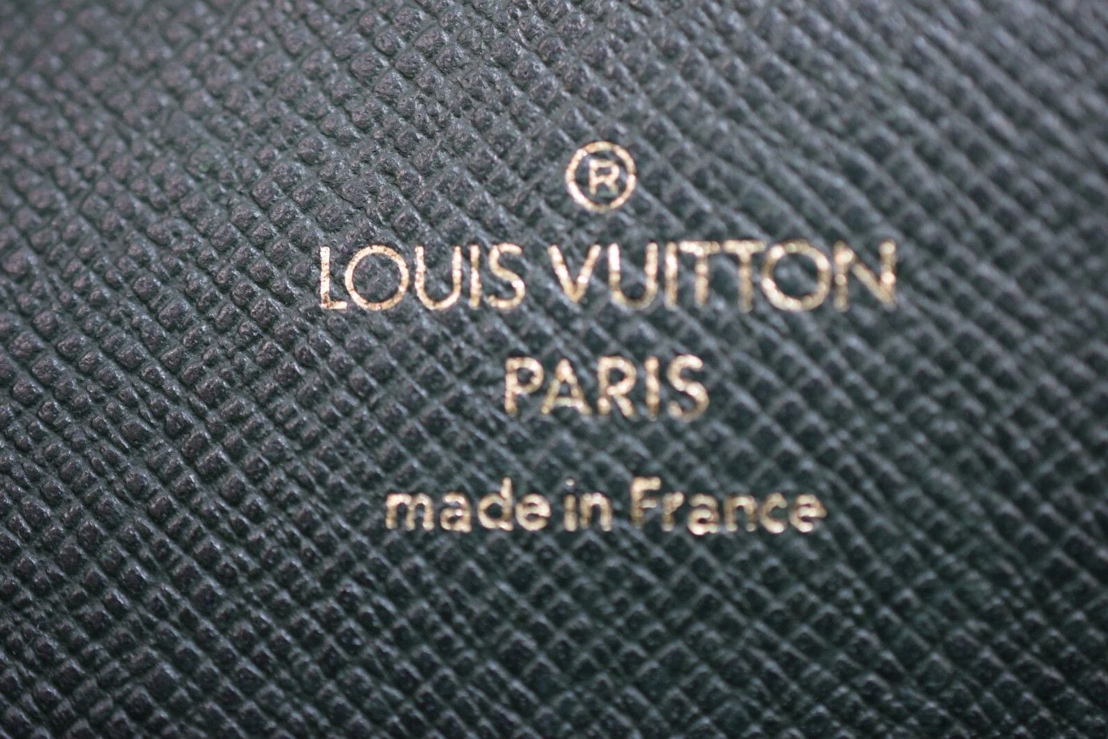 Louis Vuitton Louis Vuitton Baikal Clutch Bag Taiga Leather Epithea M30184 Size ONE SIZE - 21 Thumbnail