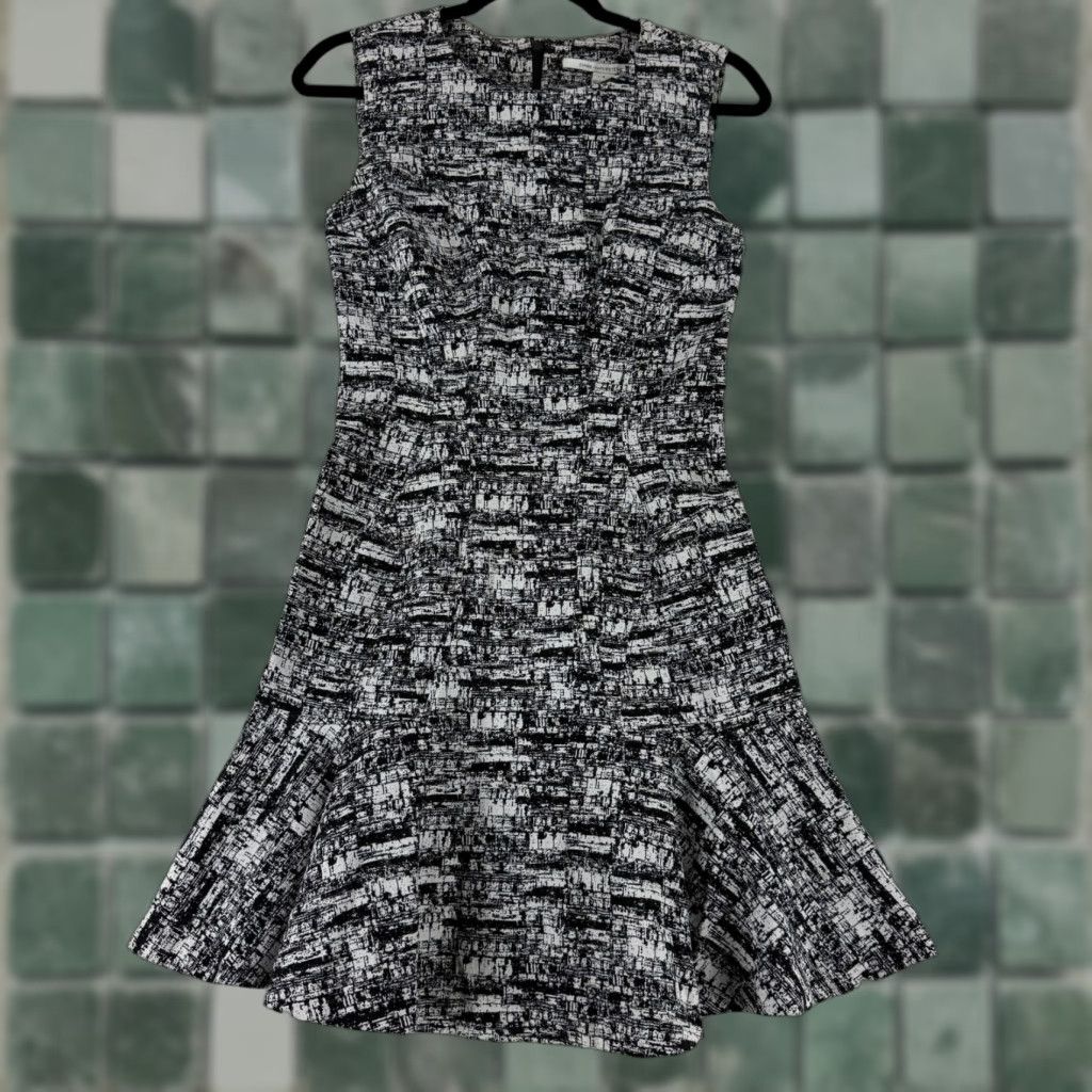 Diane von Furstenberg Diane von Furstenberg Jaelyn Dress Womens Size 4 Black Fit & Flare Ruffle Sleeveless Round Neck Casual Travel Party/Cocktail Geometric Pattern Size S / US 4 / IT 40 - 1 Thumbnail