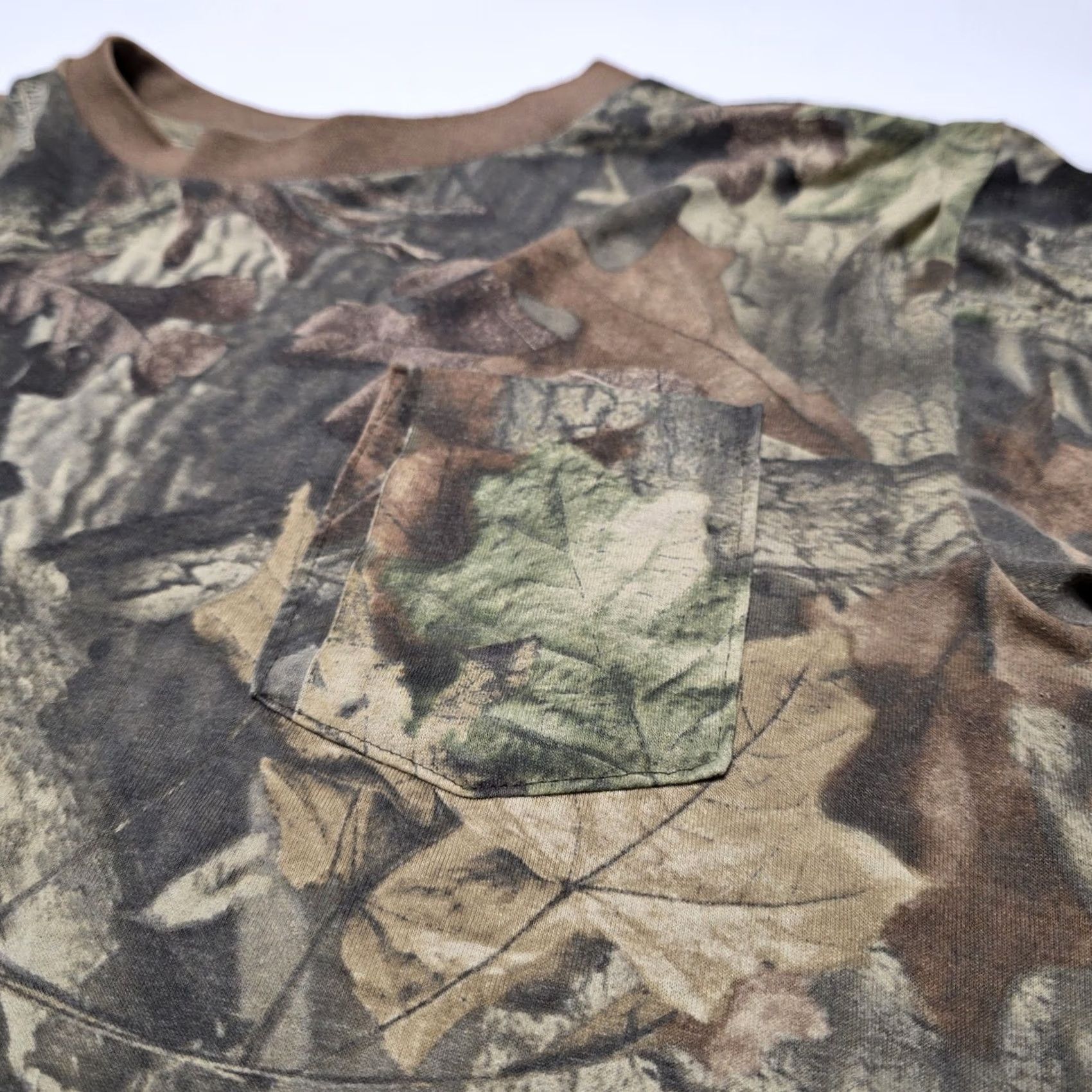 Vintage VINTAGE Camo Men’s Pocket T-Shirt Long Sleeve 90s Timber Hunting Advantage Crew Neck Mens Mid M Brown Size US M / EU 48-50 / 2 - 7 Thumbnail