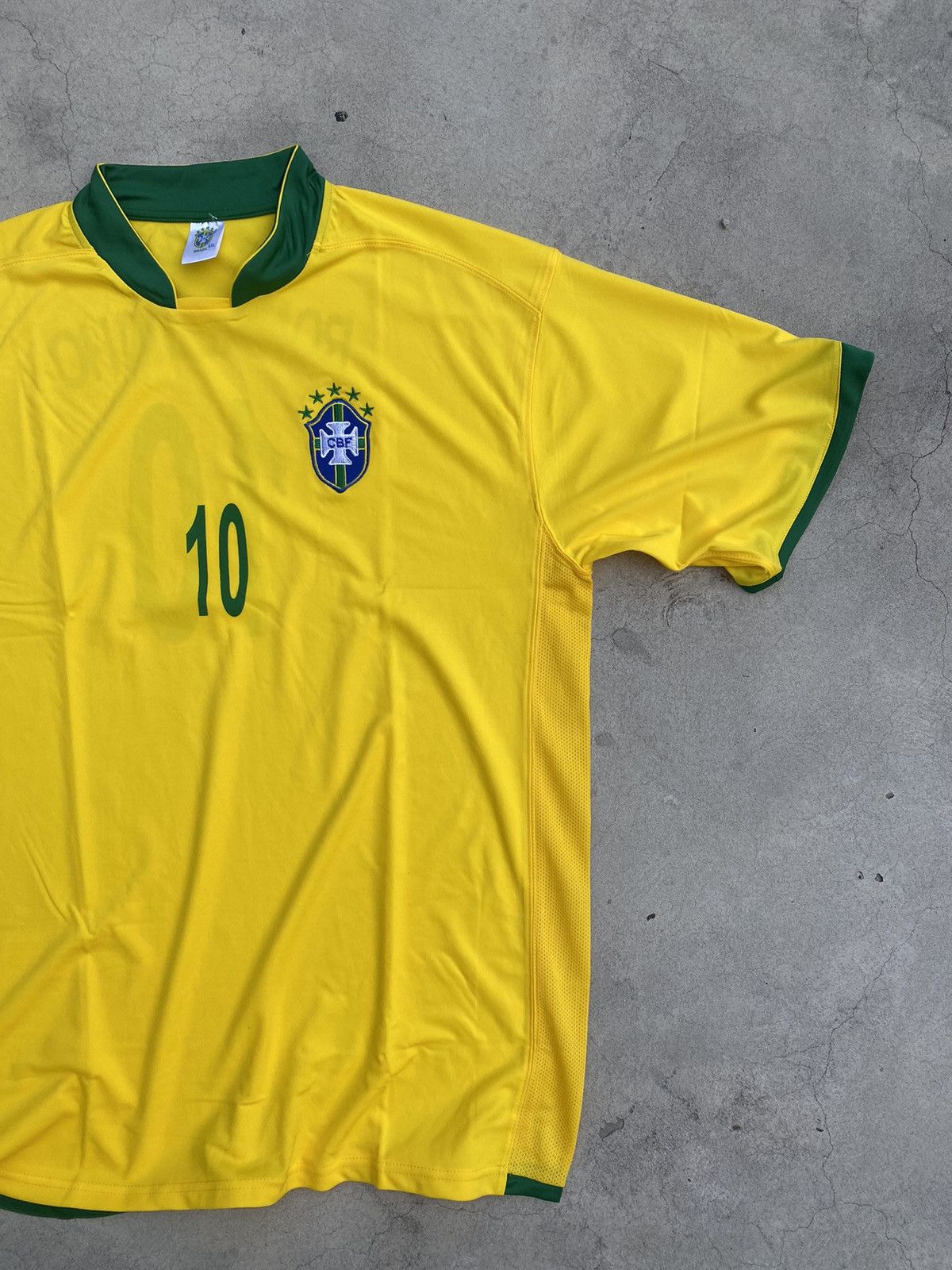 Vintage Blokecore Vintage Brazil #10 RONALDINHO Soccer Jersey Size US XXL / EU 58 / 5 - 10 Thumbnail