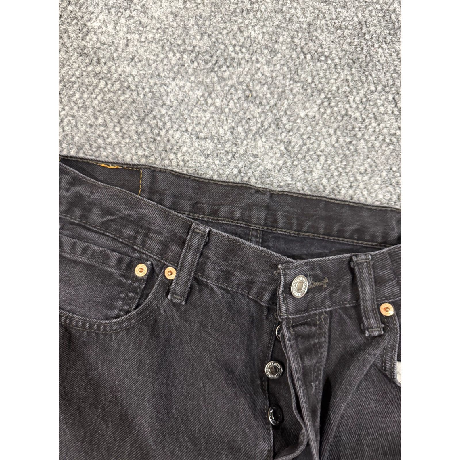 Levi's VINTAGE? No. Wait: Levis 501 Jeans Mens 34x32 black button fly denim straight classic. Size US 34 / EU 50 - 3 Thumbnail