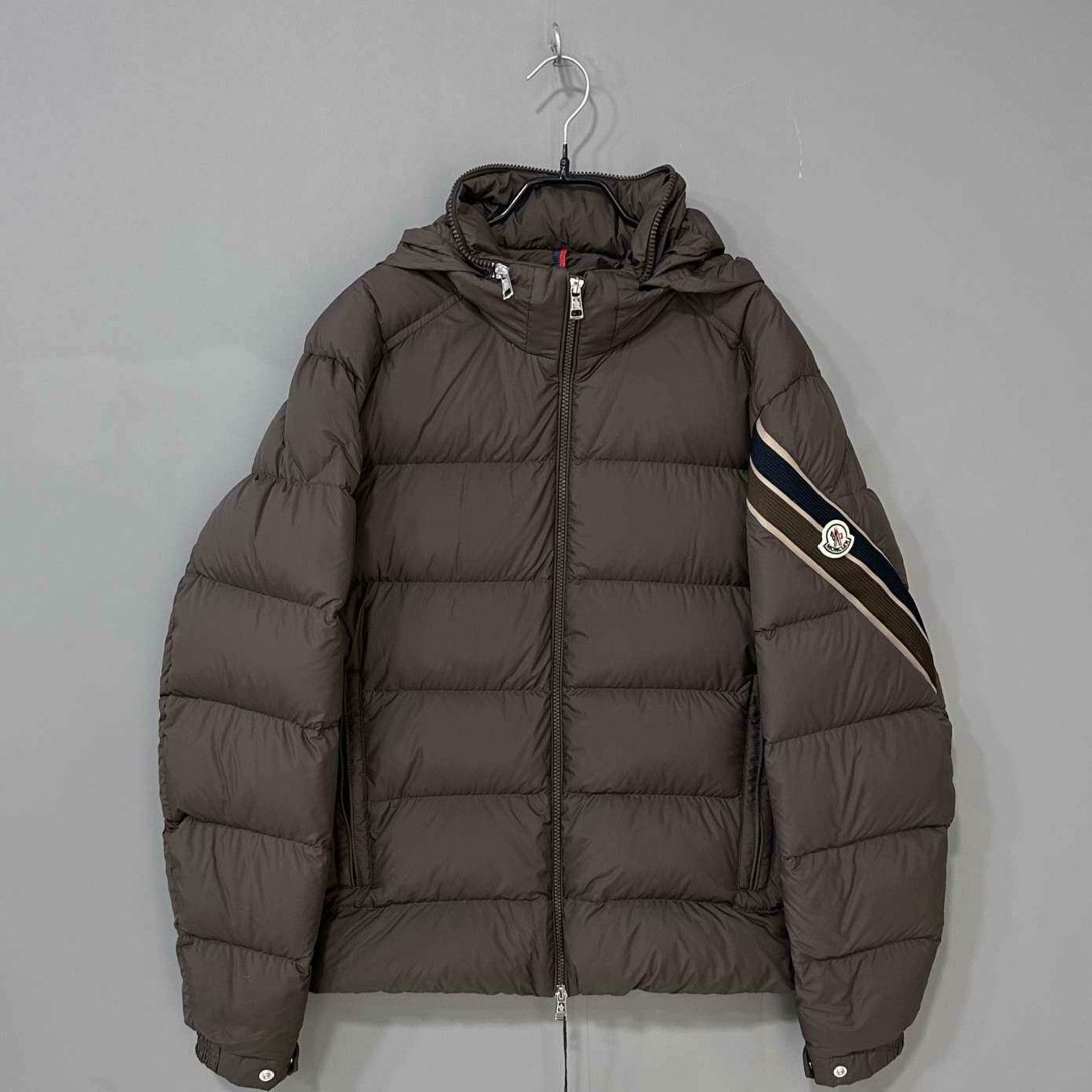 Moncler Moncler Down Striped Heavy Coat l Men Size US L / EU 52-54 / 3 - 1 Thumbnail
