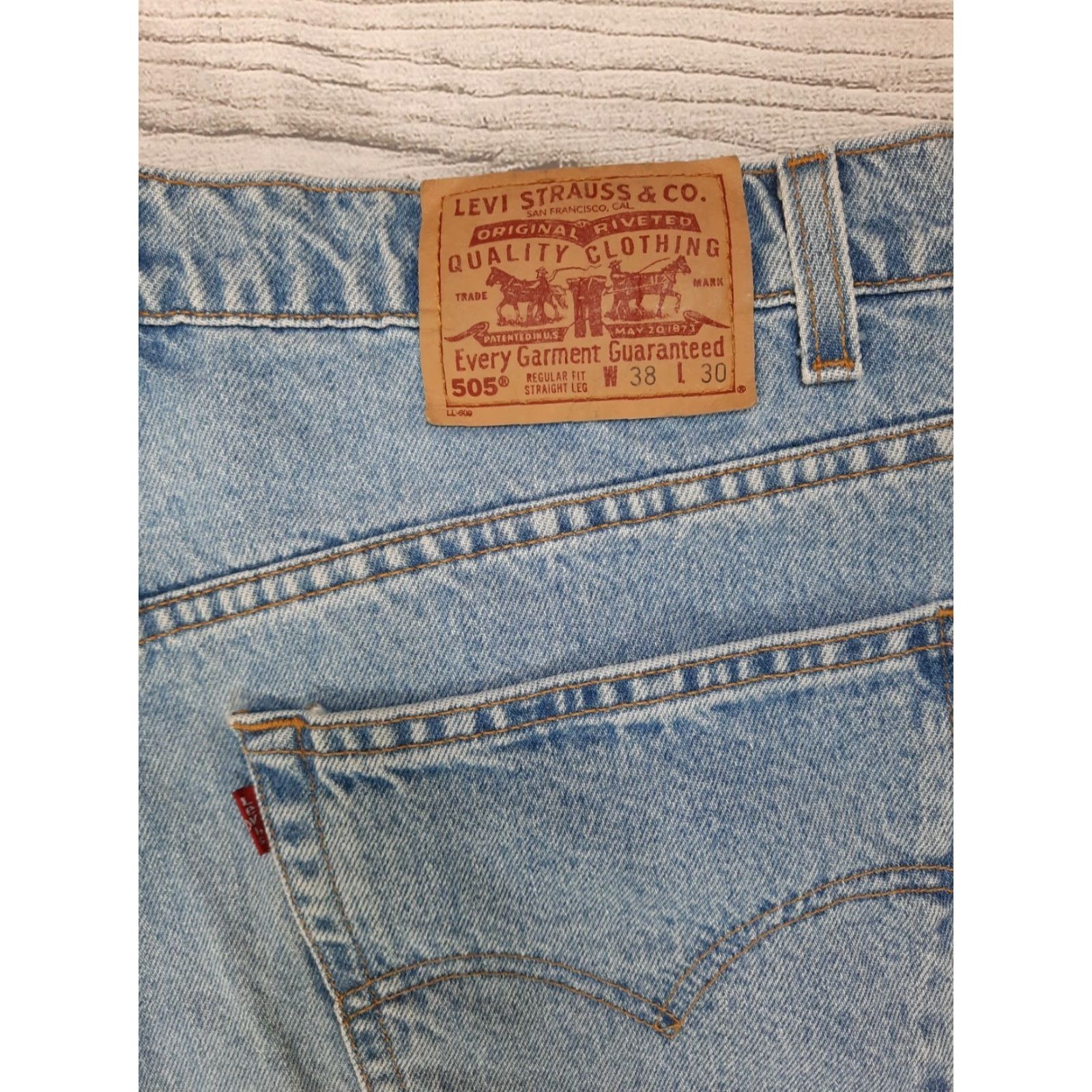 Vintage VINTAGE Levi's 505 Jeans Regular Straight Leg Men 38x30 Blue Denim 1990s Men’s Jeans Vintage V2M Size US 38 / EU 54 - 4 Thumbnail