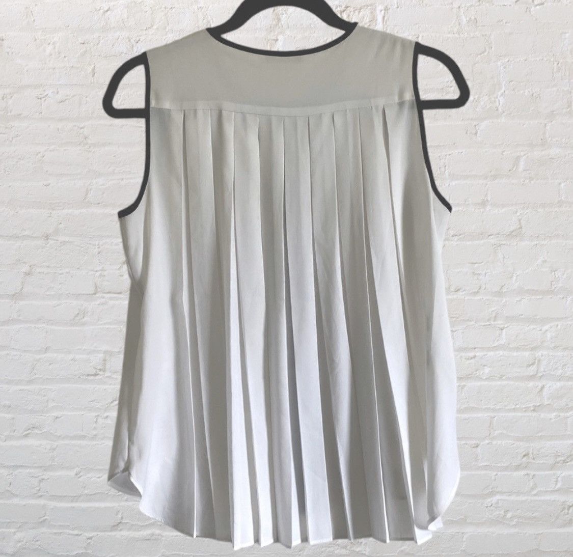 Calvin Klein CALVIN KLEIN SLEEVELESS PLEATED BUTTON UP BLOUSE TOP SZ L Size L / US 10 / IT 46 - 4 Thumbnail