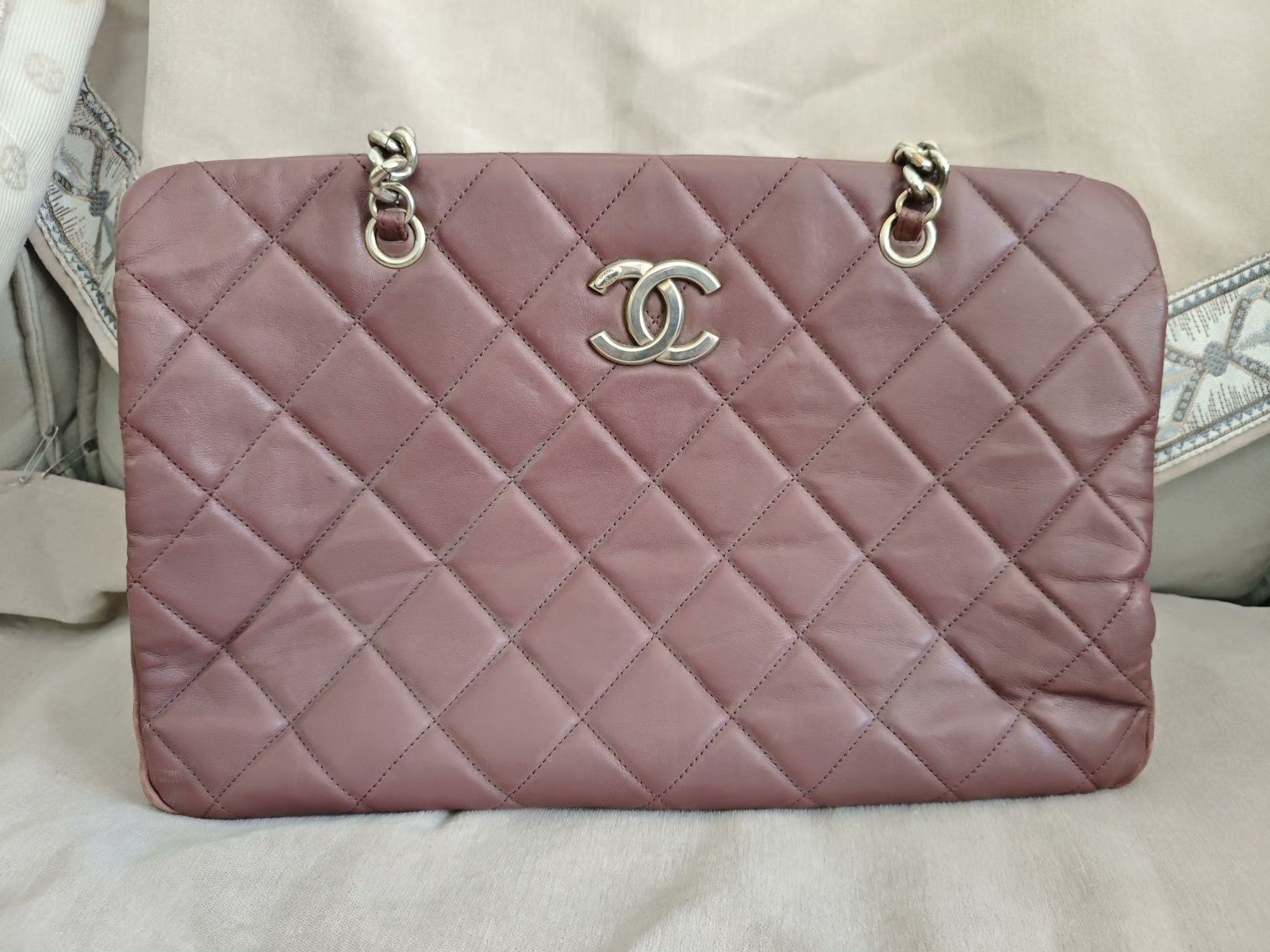 Chanel Chanel Red Shoulder Bag OS Women Size ONE SIZE - 1 Thumbnail