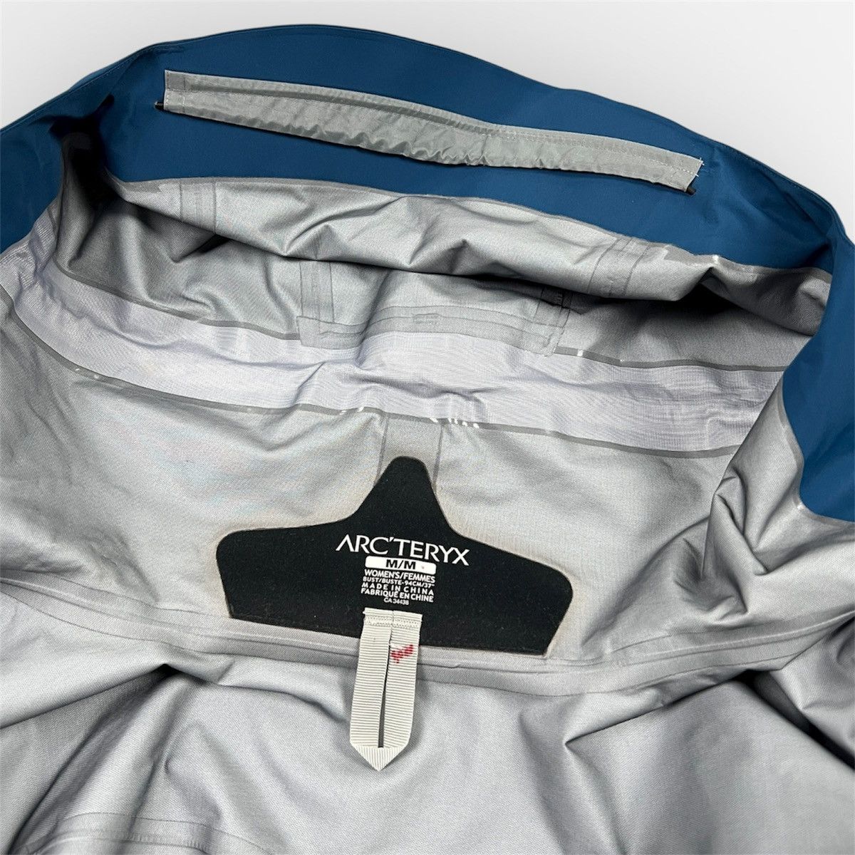 Arc'teryx Women’s Arcteryx Zeta AR Gore Tex Jacket Size M Size M / US 6-8 / IT 42-44 - 9 Thumbnail
