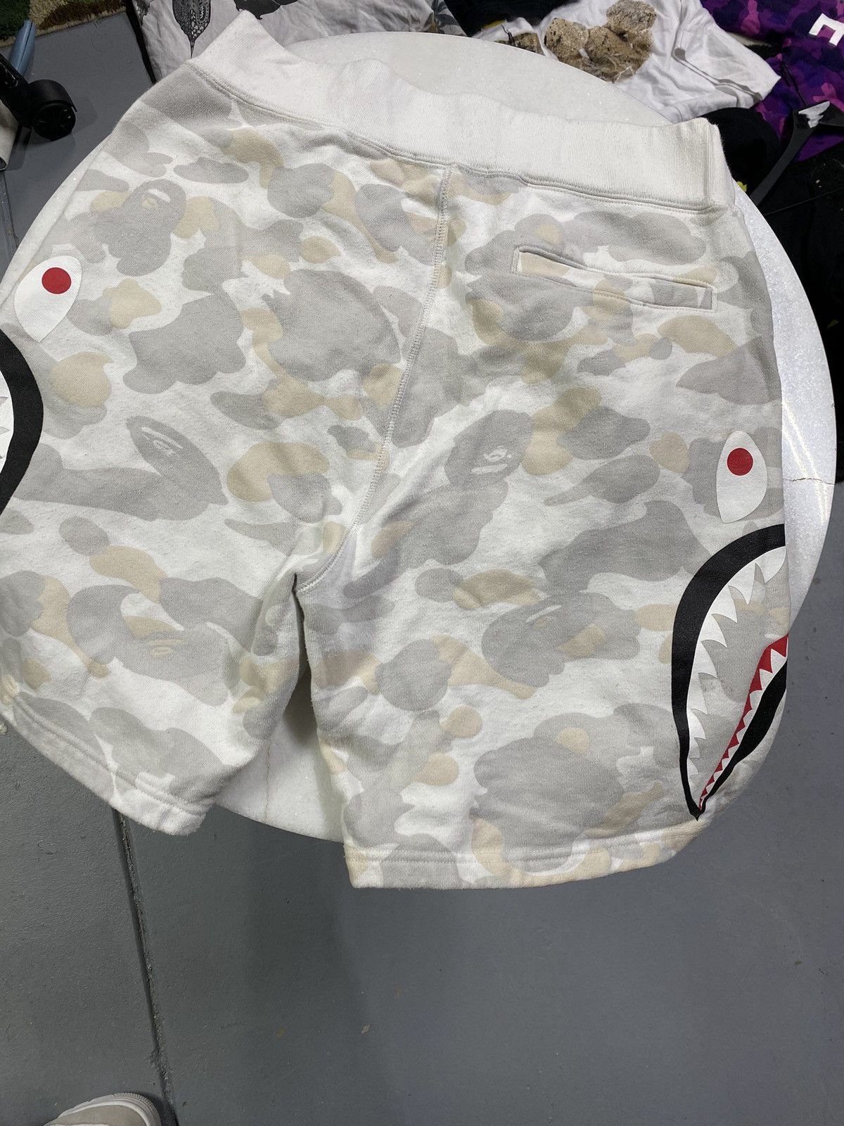 Bape A Bathing Ape White Camo Bape Glow Camo Sweat Shorts Medium Size US 29 - 8 Thumbnail