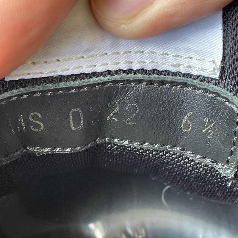 Louis Vuitton Louis Vuitton Trainer Leather Low Top Sneakers -2508 Size US 8 / IT 38 - 5 Thumbnail