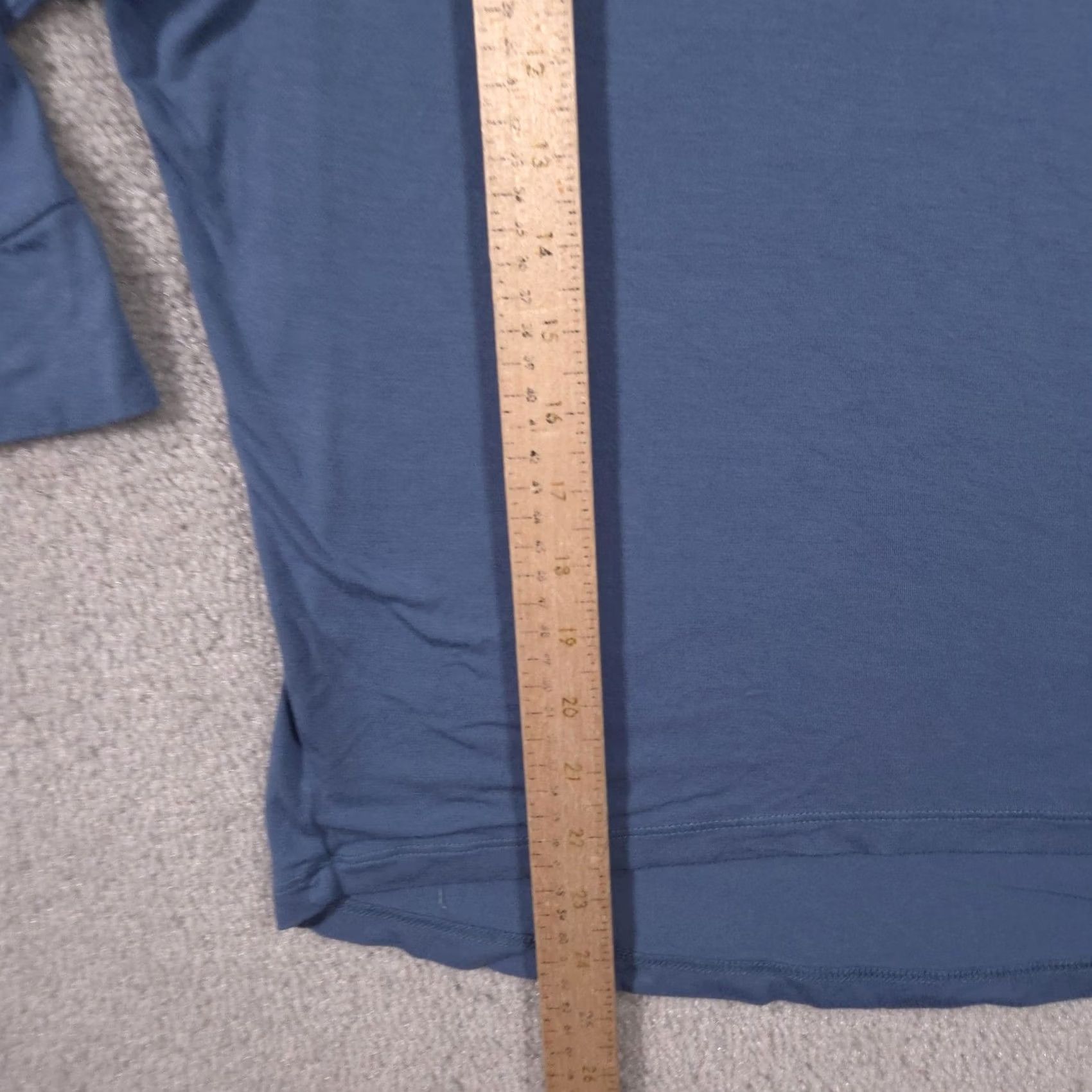 Vintage Tahari Shirt Womens M Blue V Neck 3/4 Sleeve Jersey Lightweight Relaxed Top Size M / US 6-8 / IT 42-44 - 5 Thumbnail