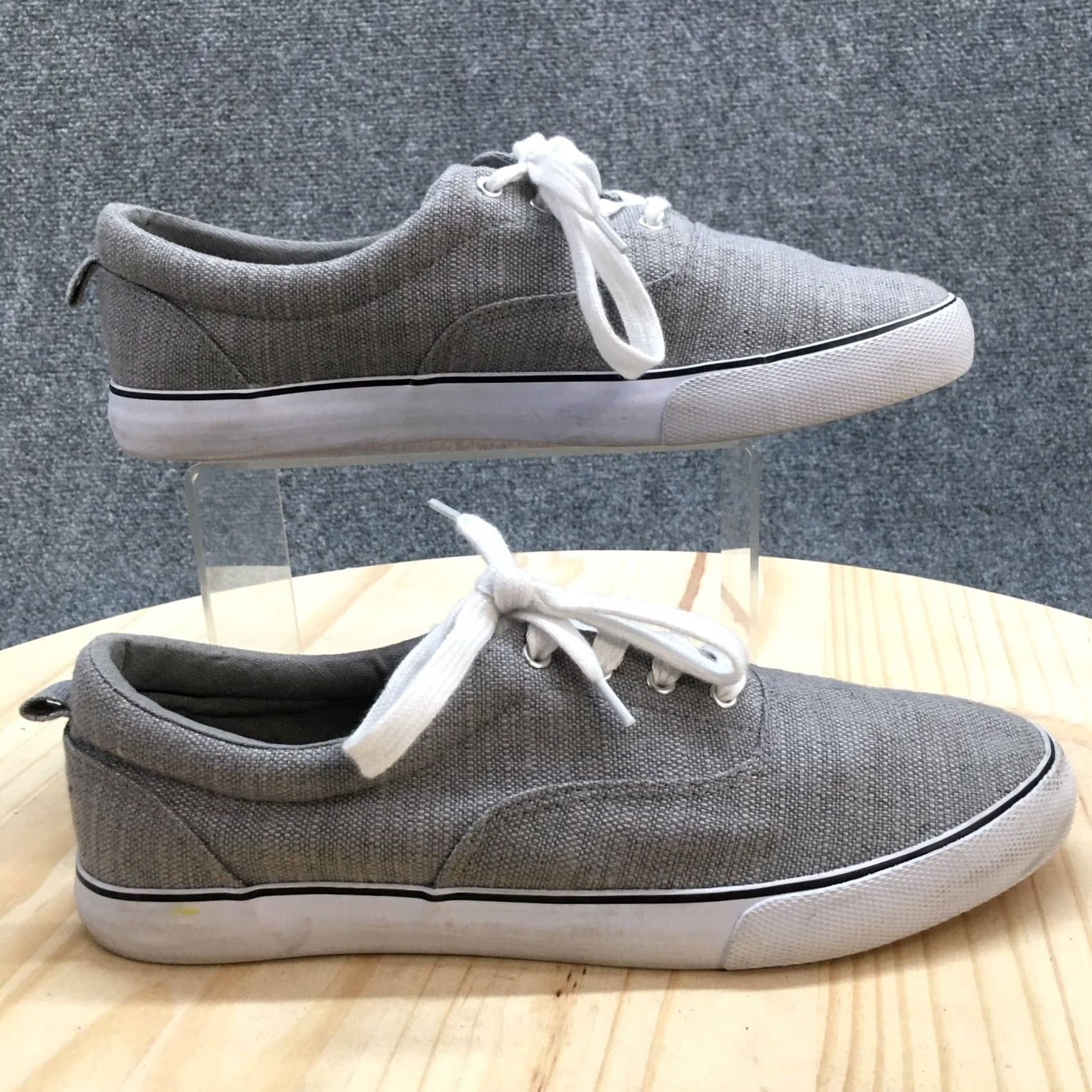 Vintage Universal Thread Shoes Womens 10 Low Top Sneakers Gray Canvas Round Toe Casual Size L / US 10 / IT 46 - 2 Thumbnail
