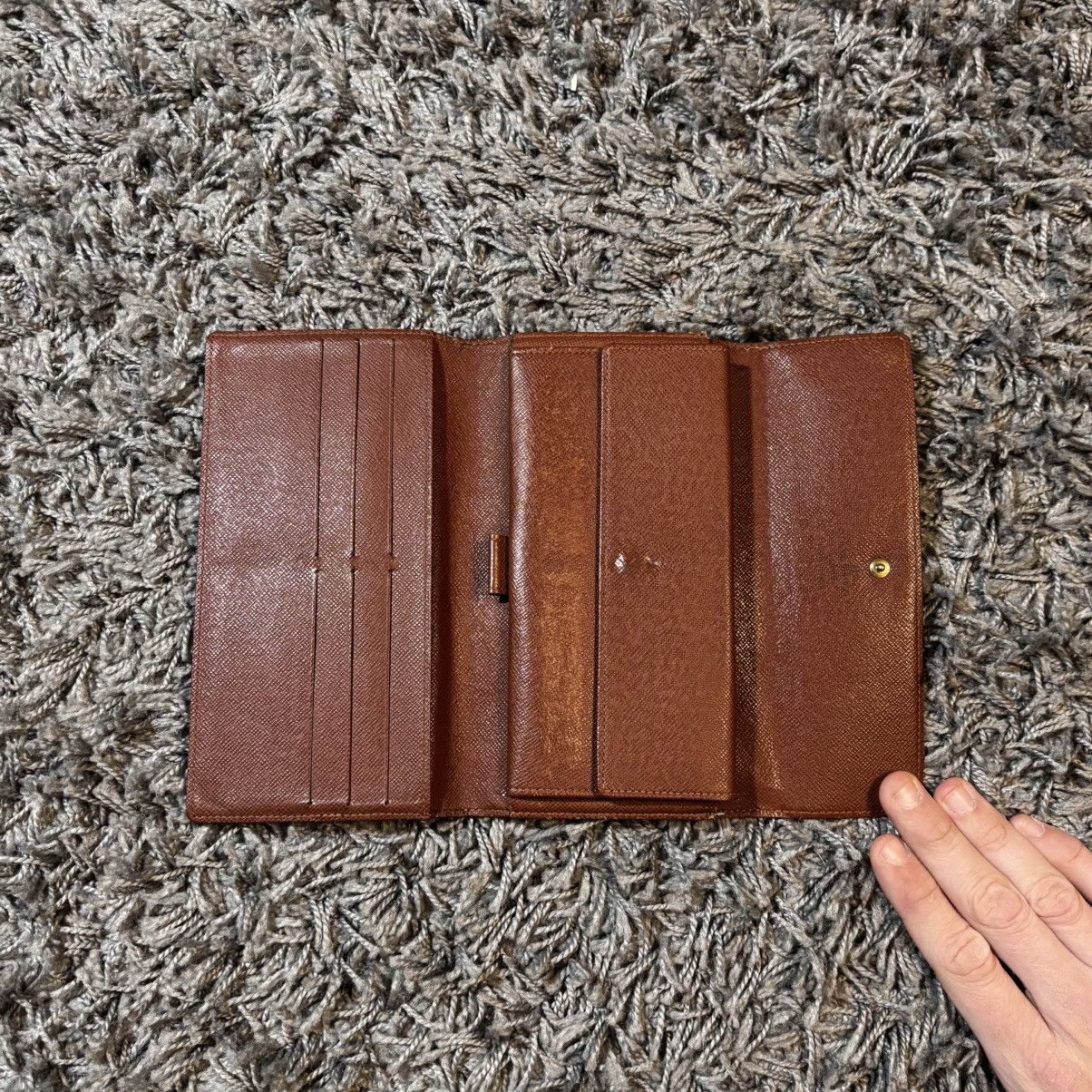 Louis Vuitton Louis Vuitton Monogram Canvas Trifold Wallet Made in France Size ONE SIZE - 4 Thumbnail