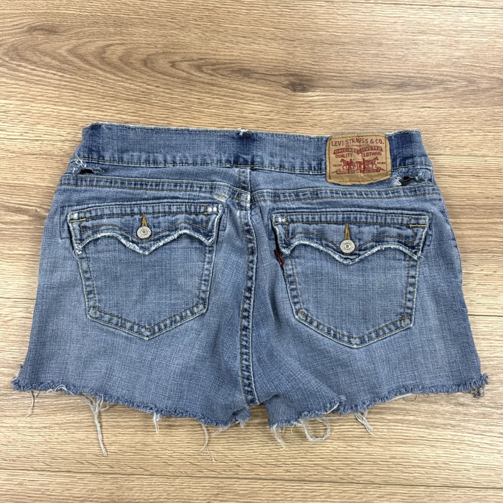 Levi's Levi’s 542 14M Denim Flap Pockets Cut-Off Shorts Women Blue 14 Pockets Damaged? No, Destroyed? No. (Note: must avoid adding words). Size 36" / US 14 / IT 50 - 8 Thumbnail