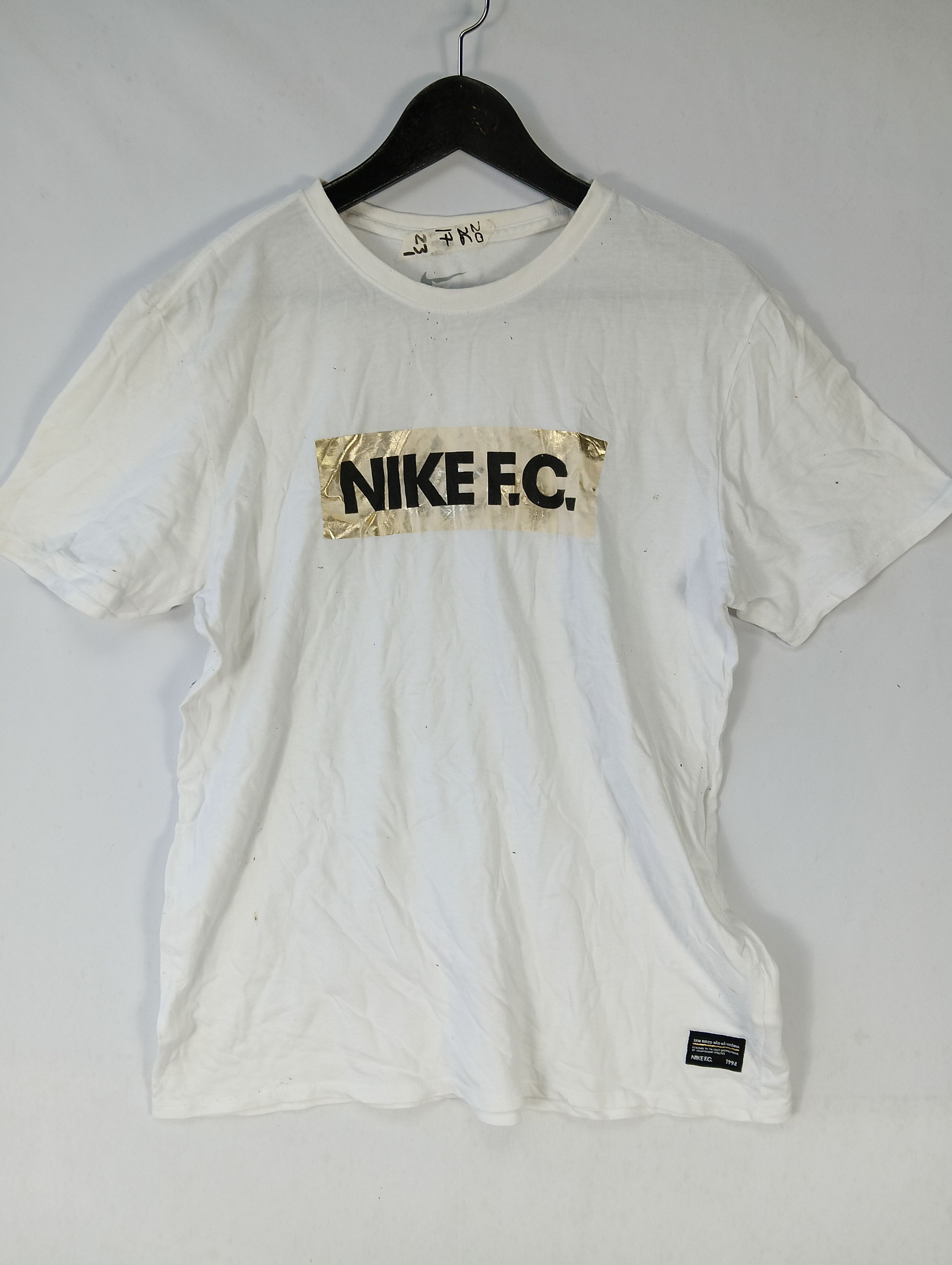 Nike NIKE FC BOX LOGO TEE DISTRESSED Size US M / EU 48-50 / 2 - 1 Thumbnail