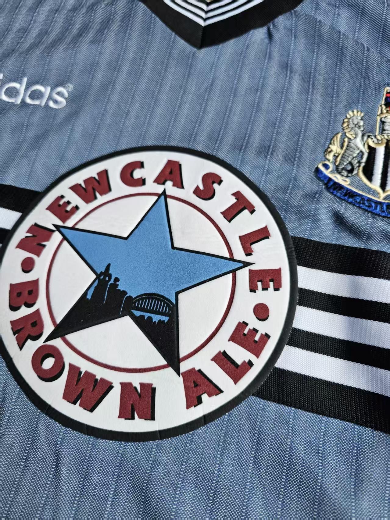 Other 1995 1996 Newcastle United #9 Alan Shearer Jersey XXL Away Size US XXL / EU 58 / 5 - 6 Thumbnail