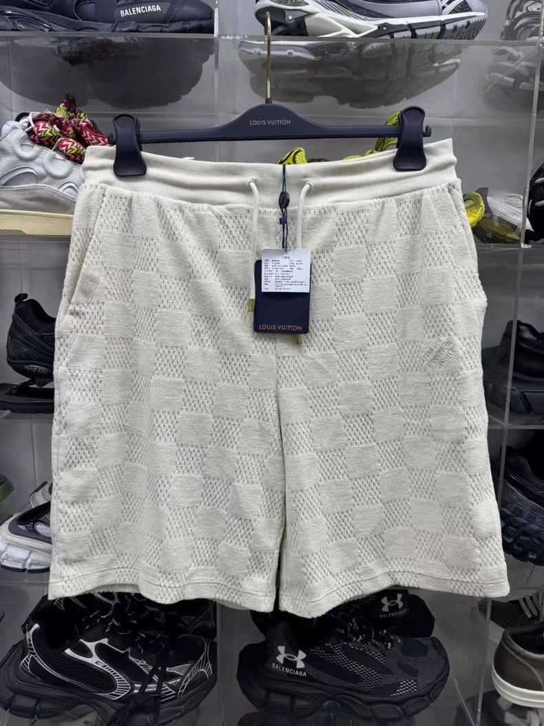 Louis Vuitton Louis Vuitton size L Fw25 Checkerboard Towel Shorts Size US 30 / EU 46 - 1 Thumbnail