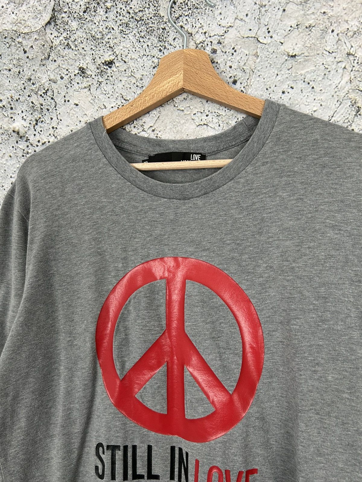 Moschino Vintage Still in Love Moschino Graphic Designer Tee Rare Size US XL / EU 56 / 4 - 3 Thumbnail