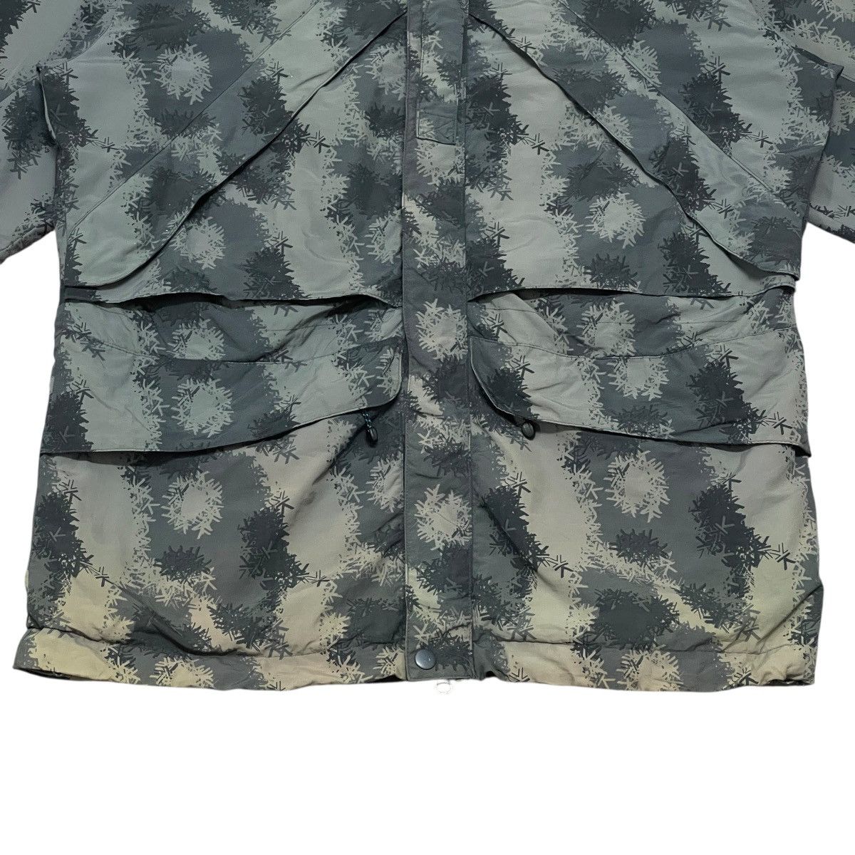 Karrimor Vtg Karrimor Camouflage Hooded Gorpcore WindbreakerJacket Size US XL / EU 56 / 4 - 8 Thumbnail