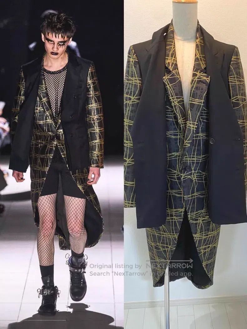 Comme des Garcons Comme Des Garcons Silk and wool blend medium length double Size US S / EU 44-46 / 1 - 1 Thumbnail