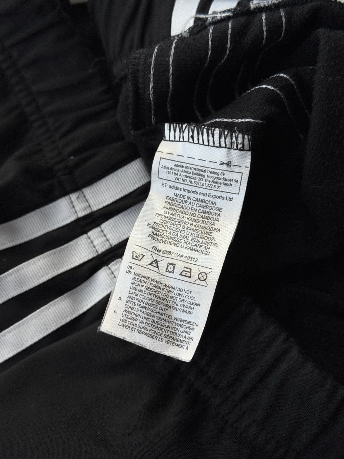 Vintage Vintage Y2K Adidas Pinterest Mini Shorts Streetwear 90s Size US 32 / EU 48 - 12 Thumbnail