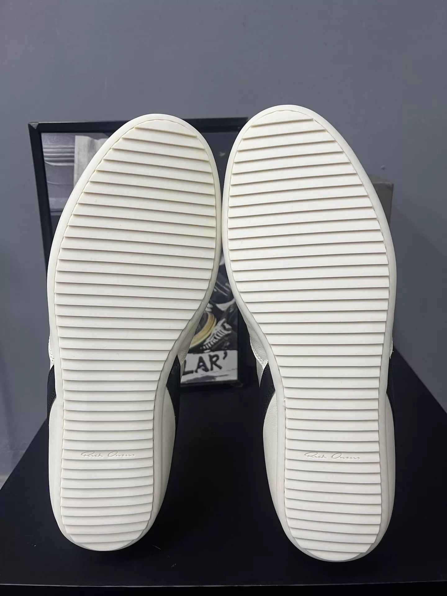Rick Owens Rick Owens 25FW Cream Minimalist Low Sneakers K34 Size US 6 / IT 36 - 6 Thumbnail