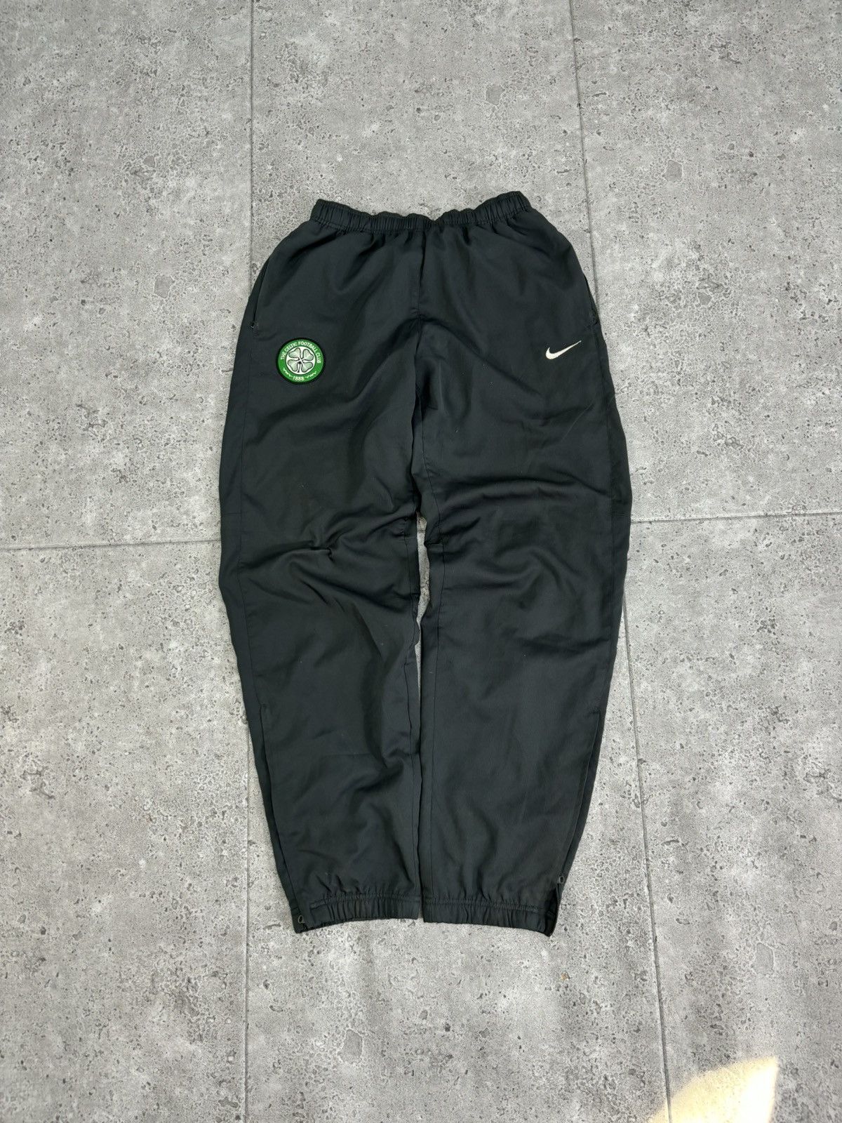 Nike × Vintage Crazy Vintage Y2K/2000s Baggy Nike Track Pants Celtic Swoosh Size US 32 / EU 48 - 1 Thumbnail