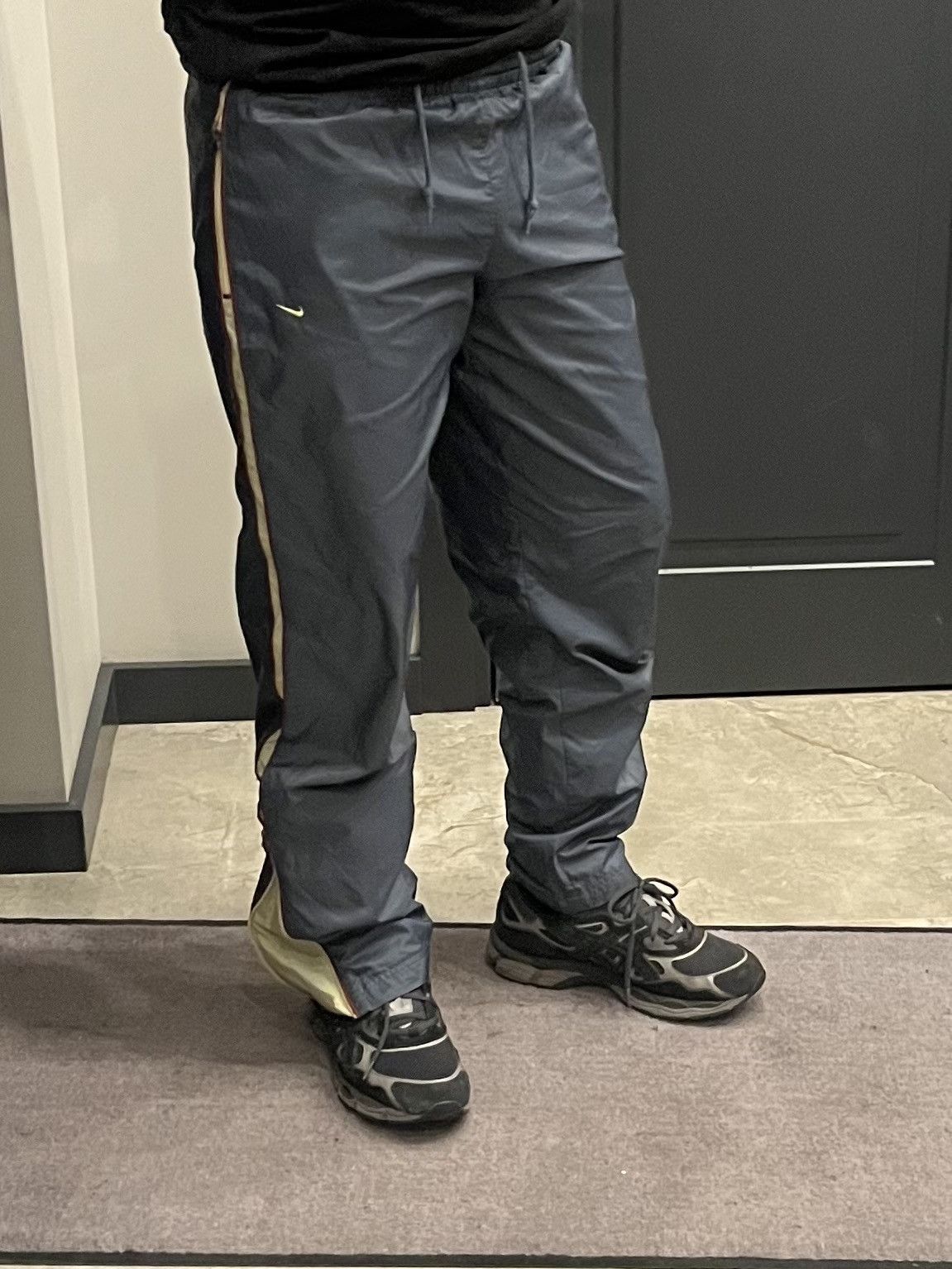 Nike Vintage Nike Gray Nylon Track Pants – Size M Size US 34 / EU 50 - 1 Thumbnail