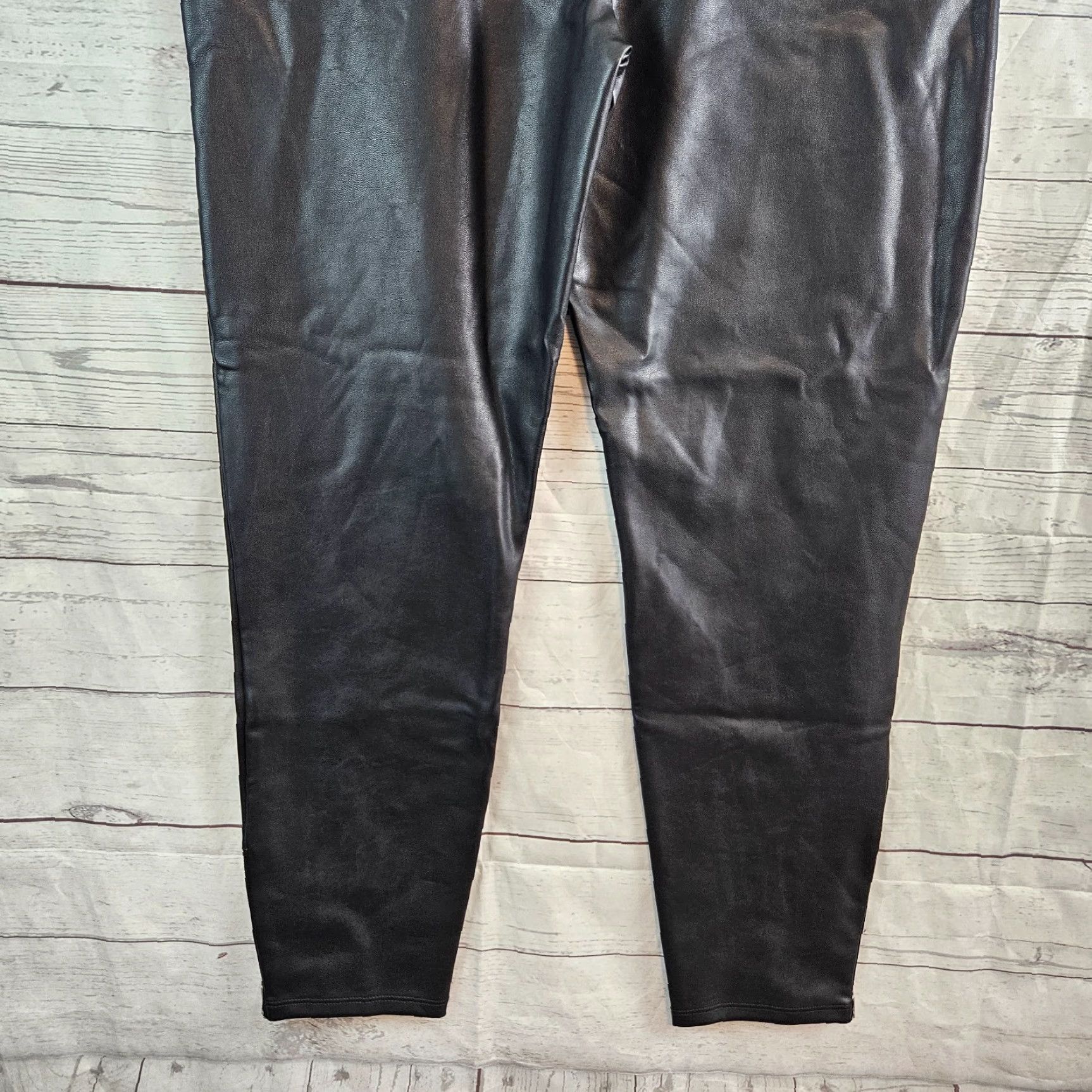 Abercrombie & Fitch Abercrombie & Fitch Womens Faux Leather Pants XL Black Pull On Ankle Skinny 27 Inseam Rise 13.5" Vint? No. (No N/A) Size 40" / US 18 - 5 Thumbnail