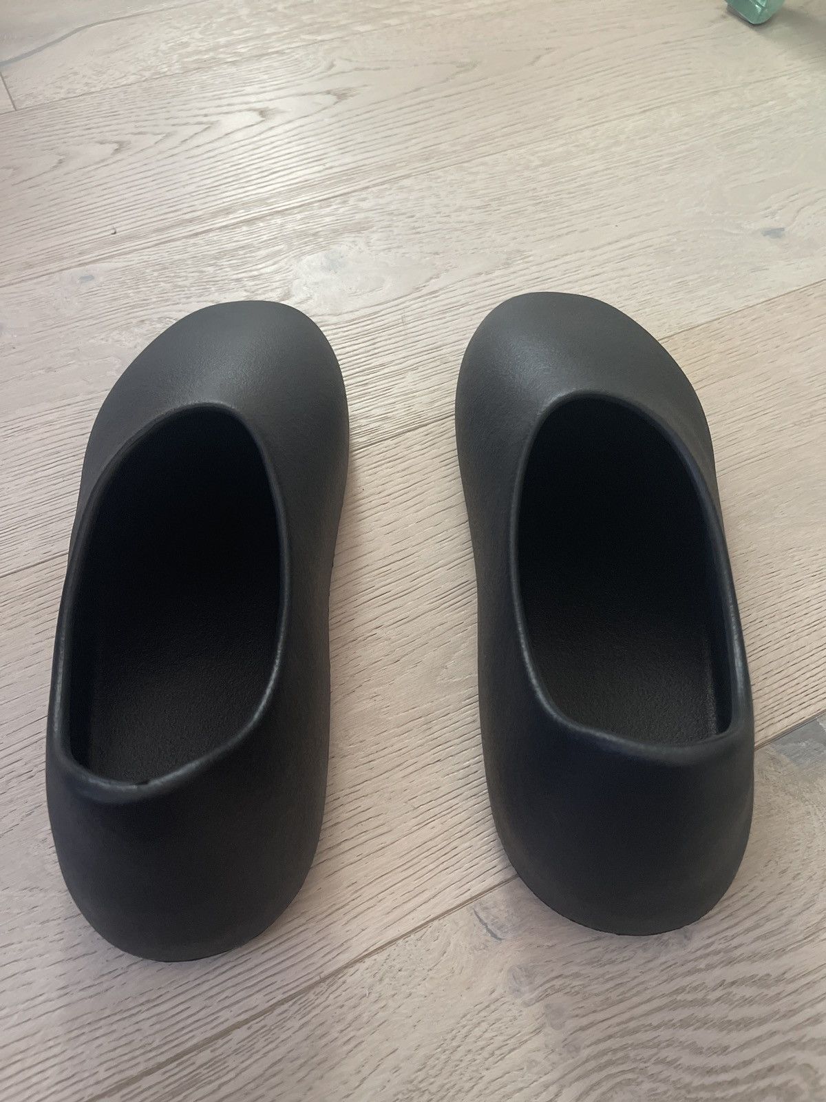 Yeezy SIZE 16 RARE SIZE YEEZY SL01 Size US 15 / EU 48 - 4 Thumbnail