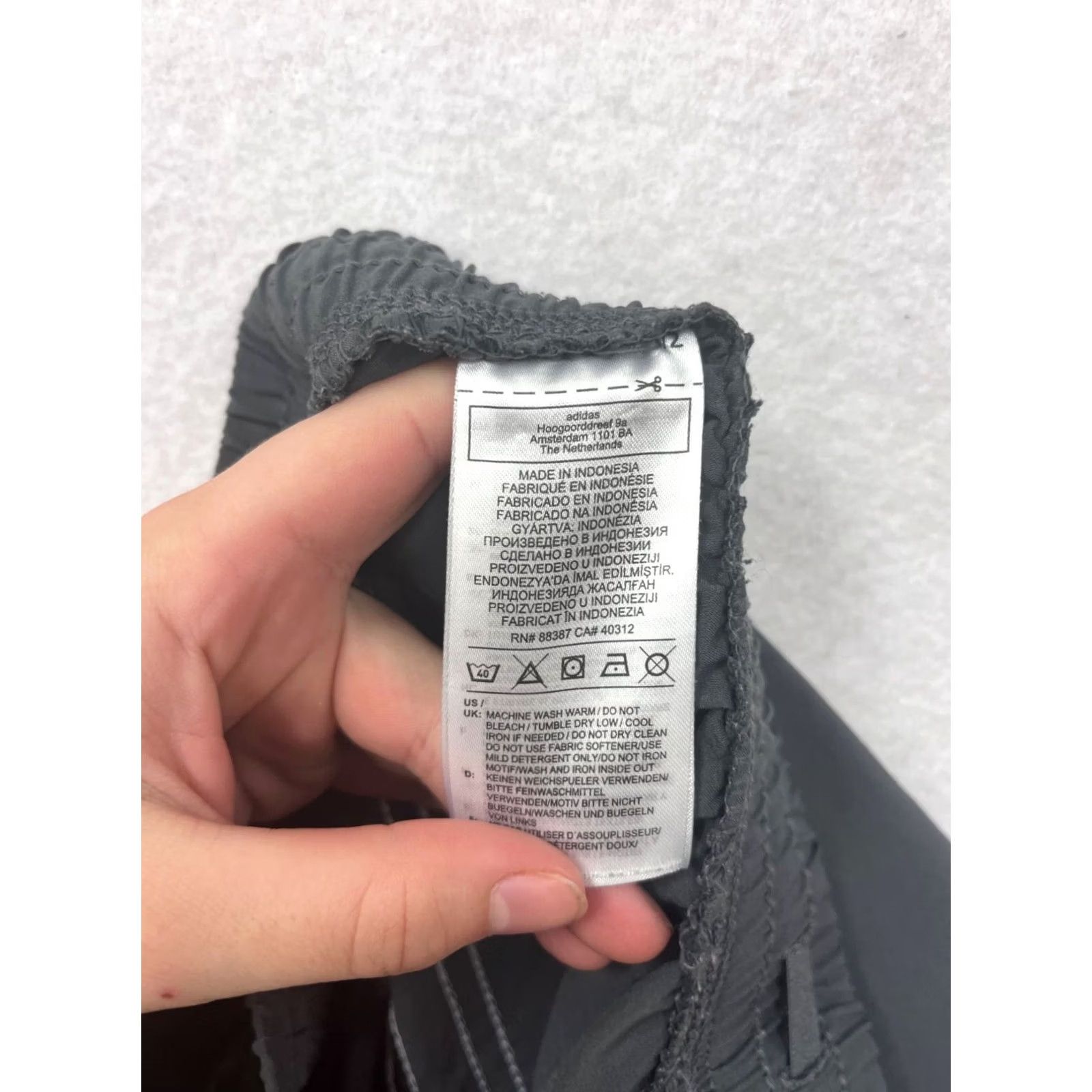 Adidas Adidas Womens Athletic Shorts M Gray Regular Polyester Activewear Like New Mens? Size 32" / US 10 / IT 46 - 3 Thumbnail