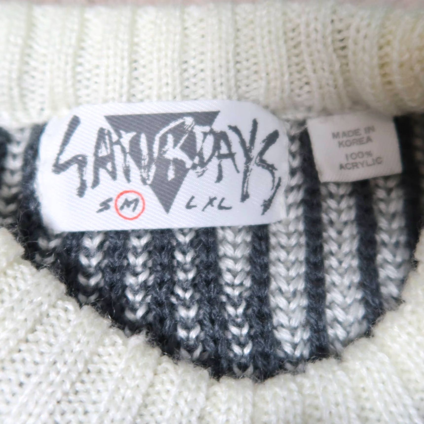 Vintage VINTAGE 80s Saturdays Cream and Grey Geometric Star Print Sweater M Womens Size M / US 6-8 / IT 42-44 - 4 Thumbnail