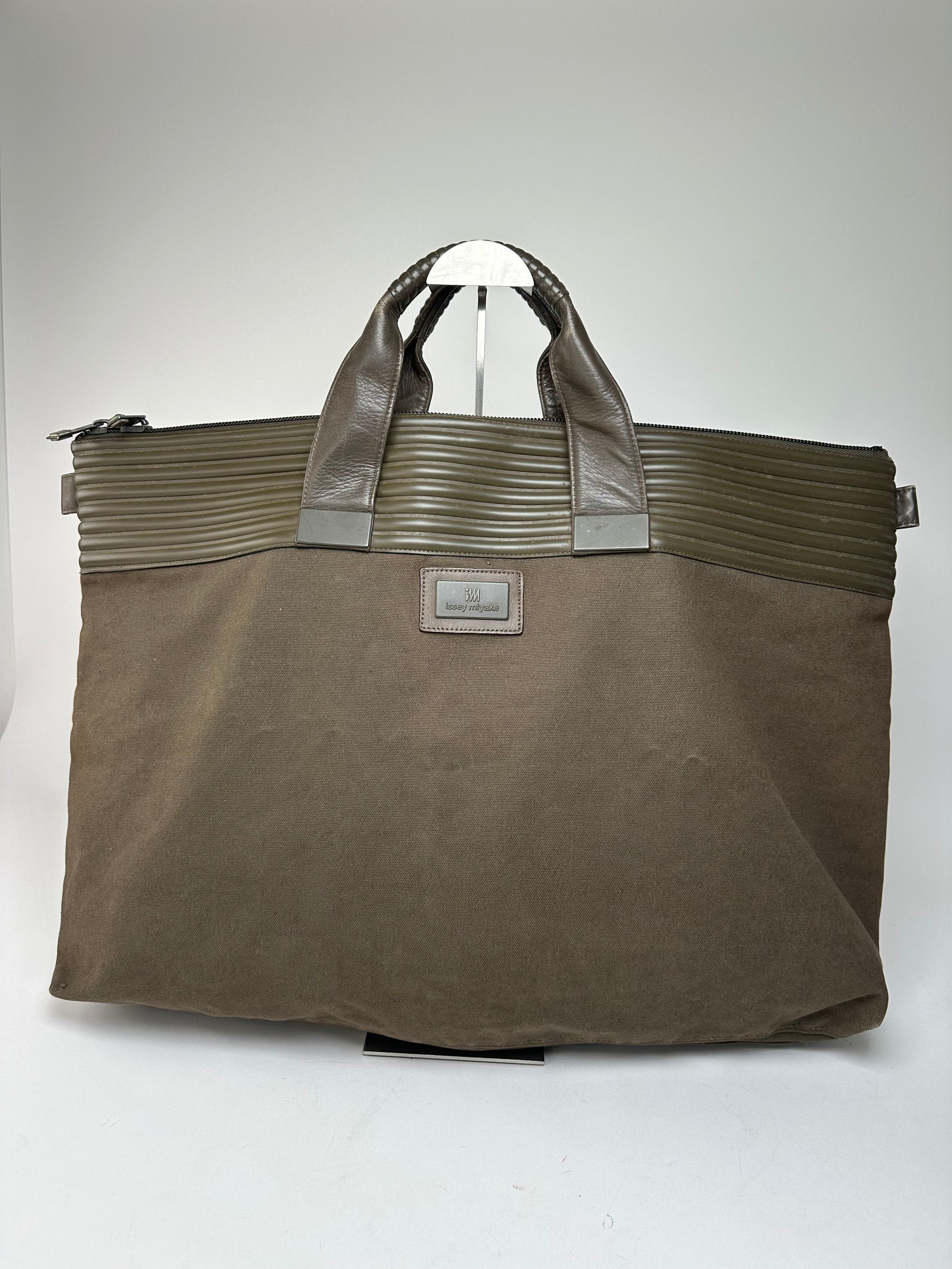 Issey Miyake Vintage Canvas Leather Handbag Khaki Size ONE SIZE - 1 Thumbnail