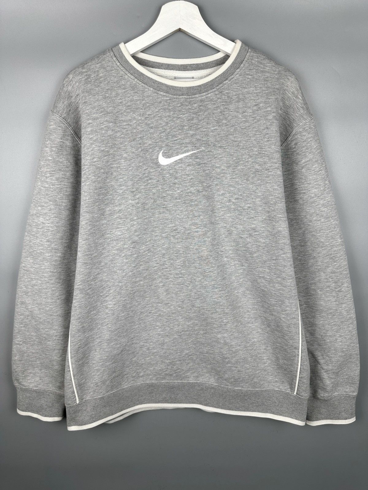 Nike Nike Big Center Swoosh Logo Sweatshirt Crewneck Y2K Vintage Size US L / EU 52-54 / 3 - 1 Thumbnail