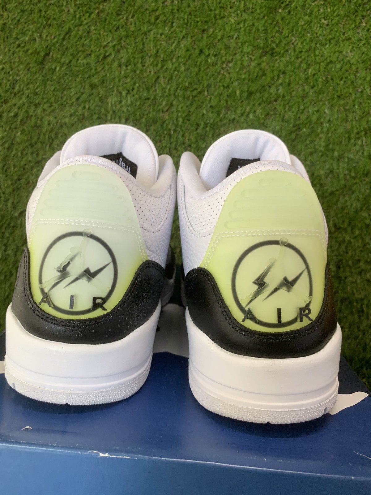 Jordan Brand Jordan 3 Retro Fragment Size US 11 / EU 44 - 13 Thumbnail
