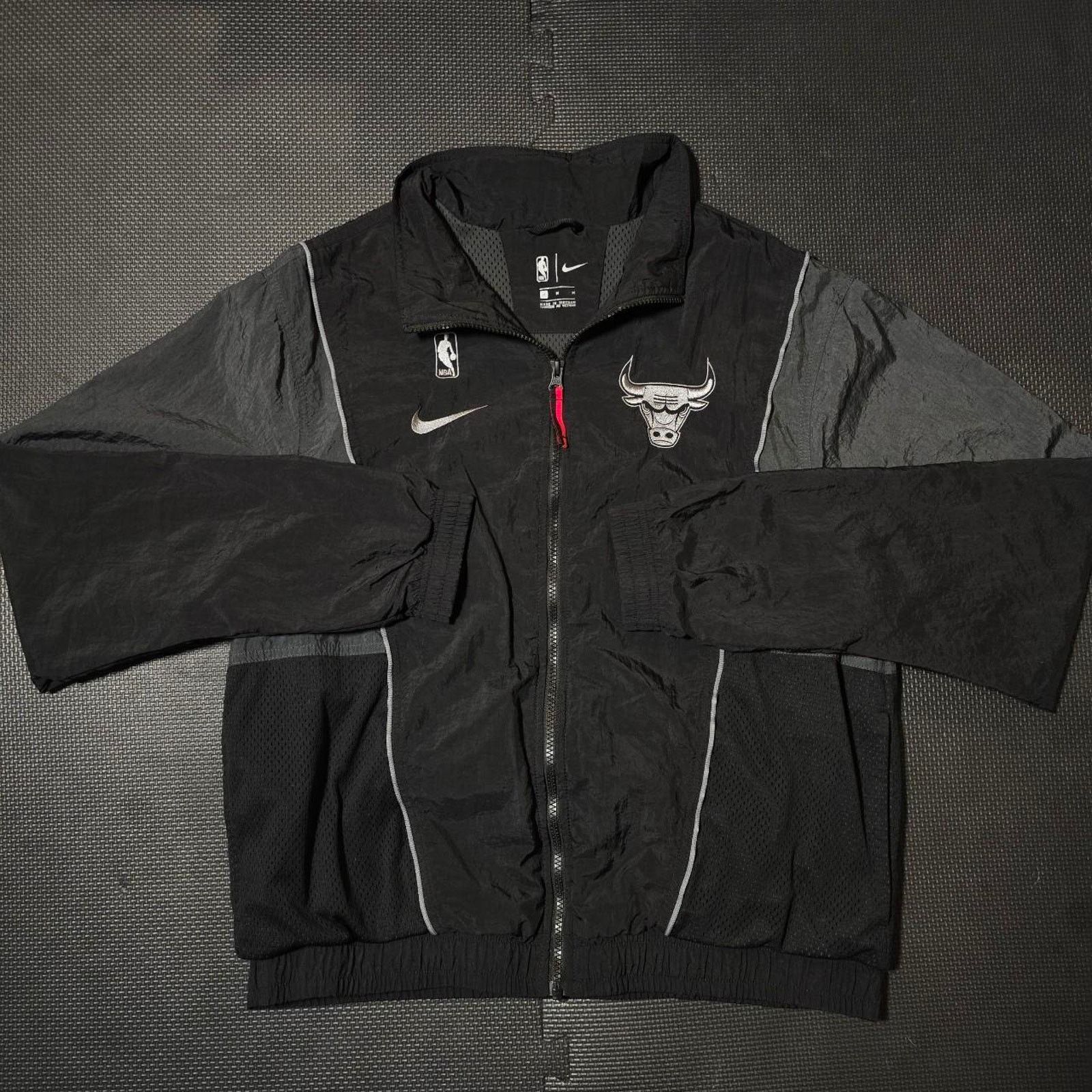 Nike Nike x NBA x Bulls Windbreaker/Track jacket Size US M / EU 48-50 / 2 - 1 Thumbnail