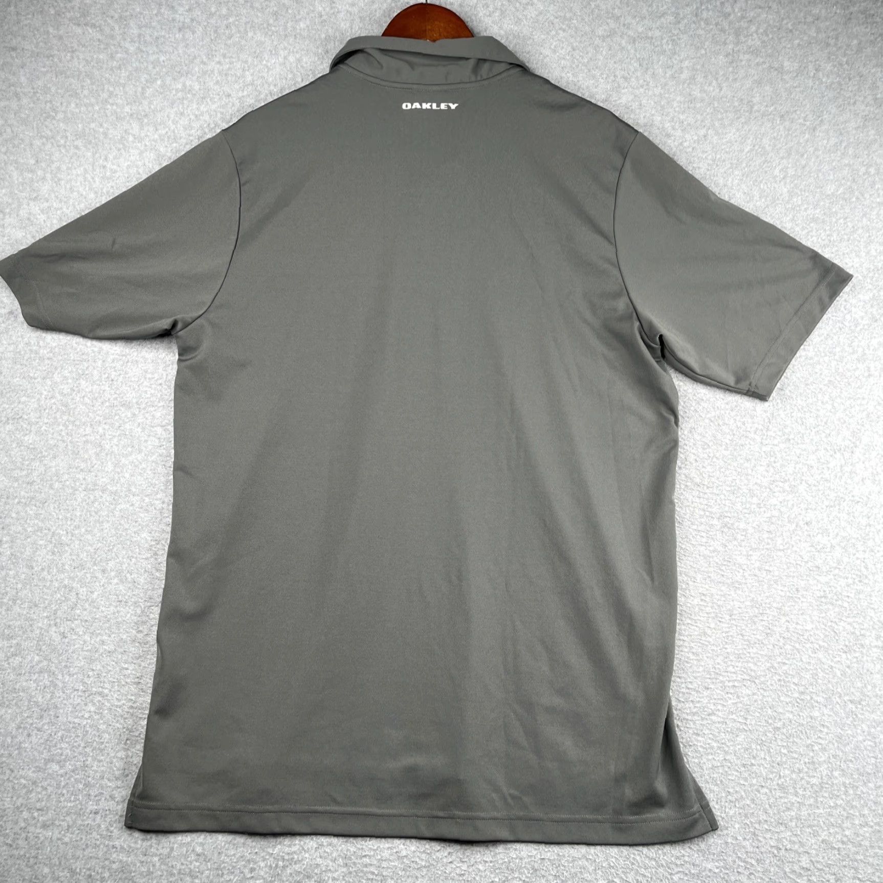 Vintage Toronto Blue Jays Polo Shirt Embroidered Oakley Gray XL Mens Short Sleeve Collared Lightweight Baseball Casual Shirt Size US XL / EU 56 / 4 - 6 Thumbnail