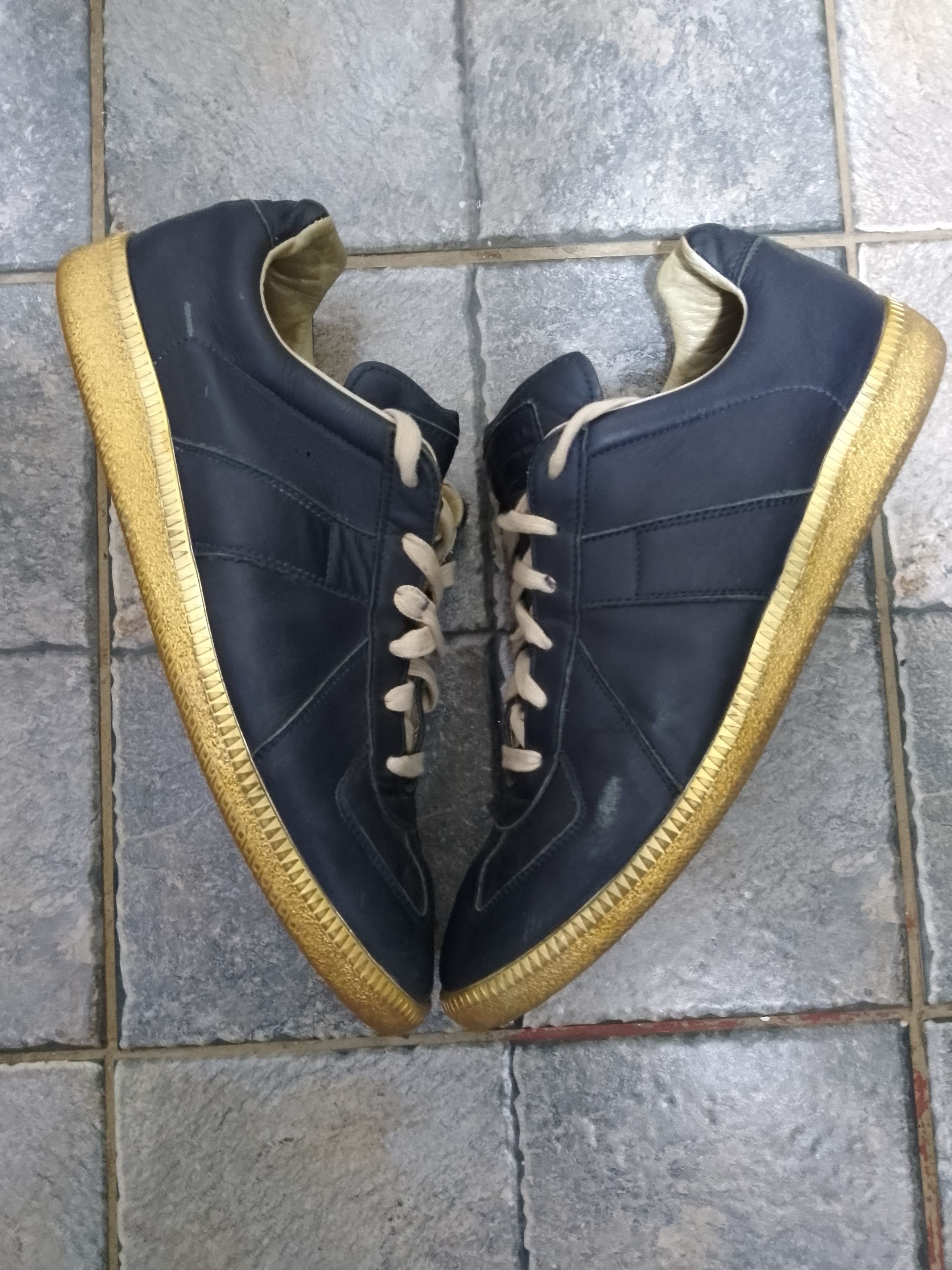 Maison Margiela Maison margiela replica gats leather navy gold sole Size US 9 / EU 42 - 3 Thumbnail