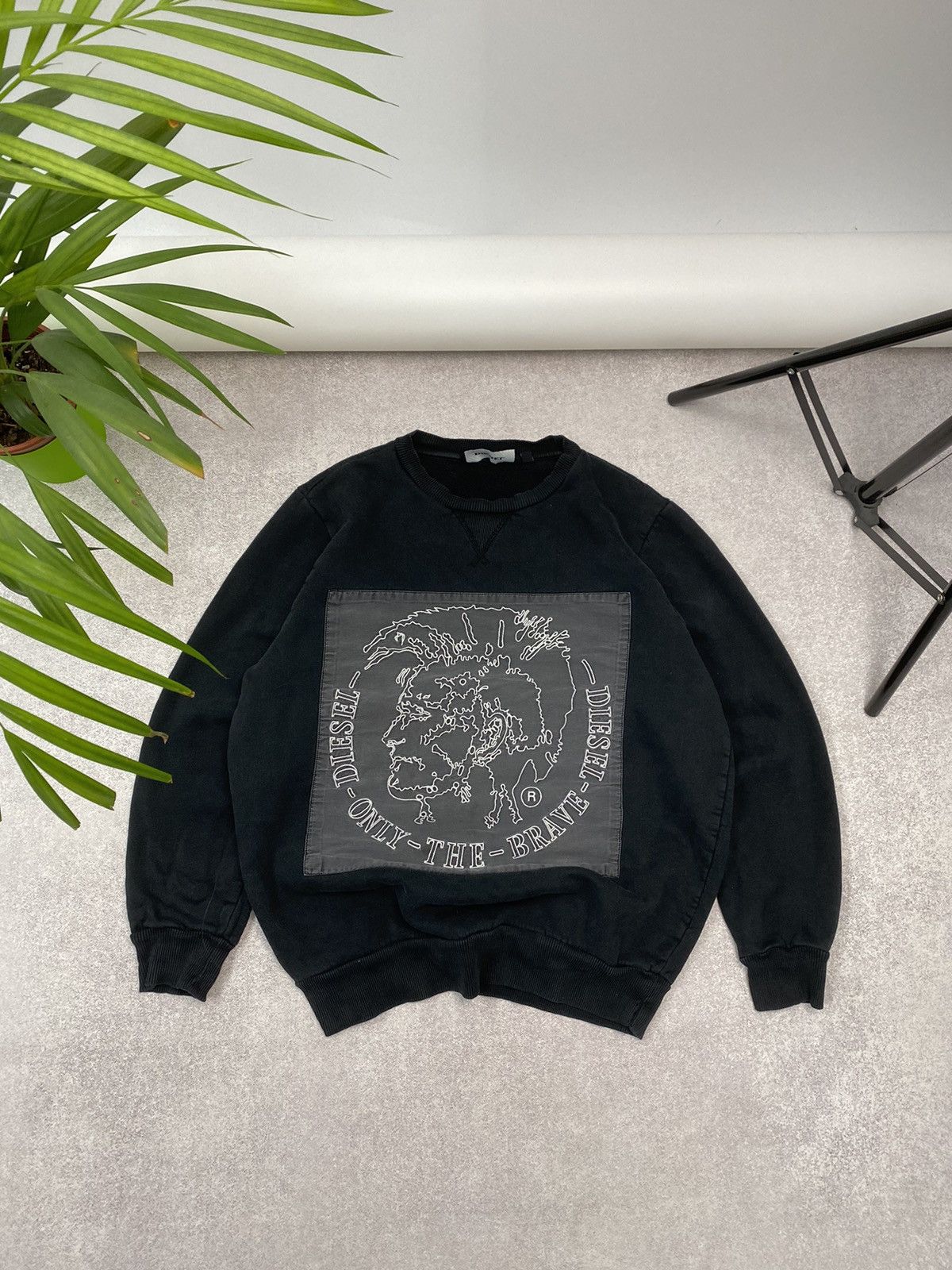 Diesel Vintage Diesel distressed Y2K square logo sweatshirt Size US S / EU 44-46 / 1 - 1 Thumbnail