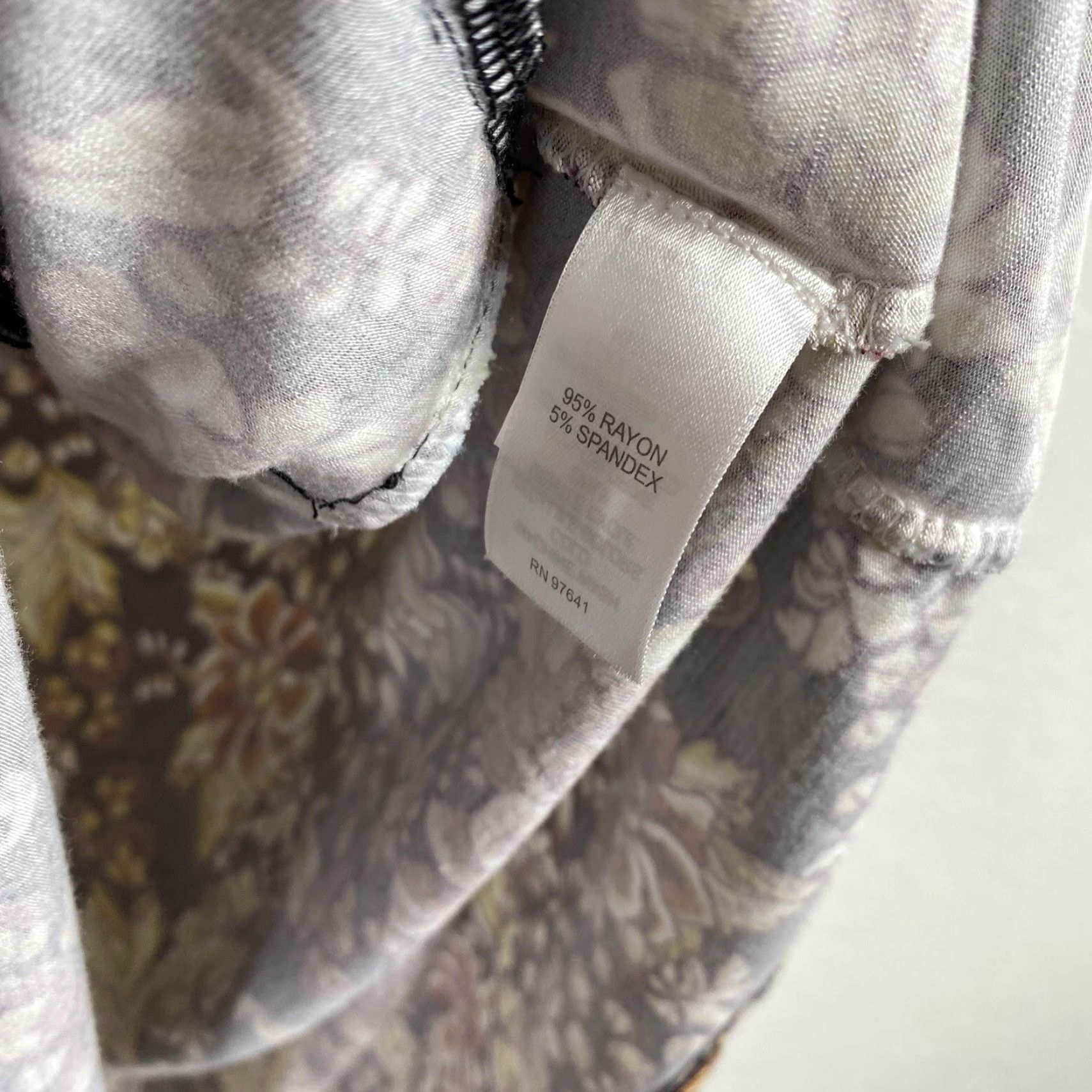 VINTAGE? No, it's not vintage. J. Jill Dress Women's Shift Brown Floral Jersey Knit Knee Length Petite Medium PM Long Sleeve - Clothing