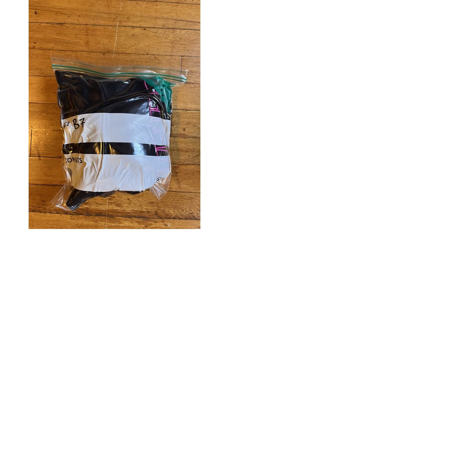 Kenzo KENZO Paris Mountain Crop Hoodie Women’s M Black Size M / US 6-8 / IT 42-44 - 9 Thumbnail