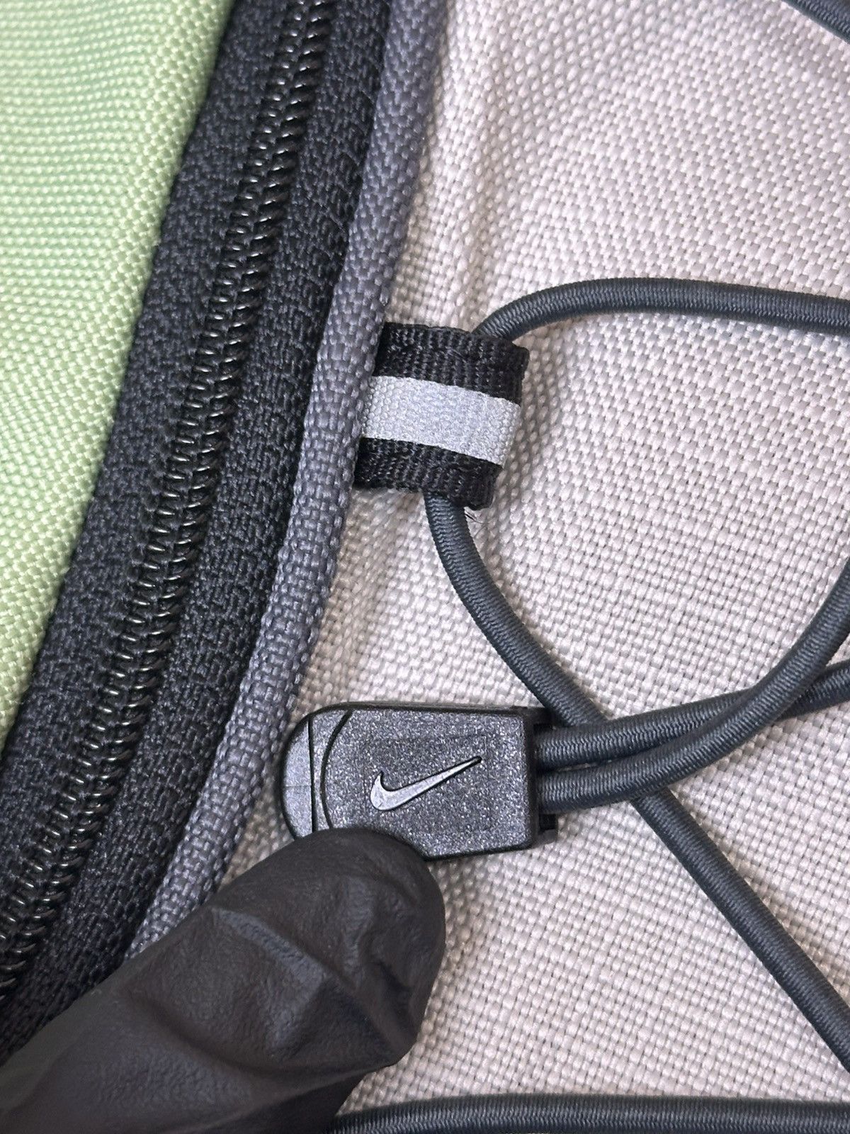 Nike ACG Nike ACG mini trail backpack with a front bungee cord system Size ONE SIZE - 4 Thumbnail