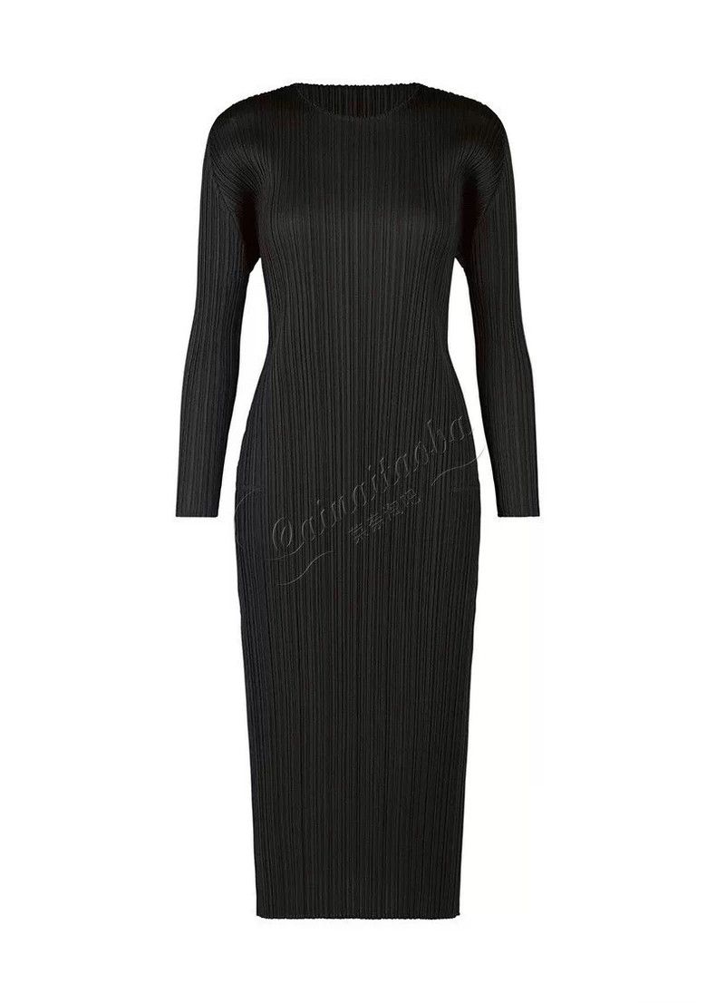 Issey Miyake Issey Miyake size:2 Black pleated dress Size S / US 4 / IT 40 - 1 Thumbnail